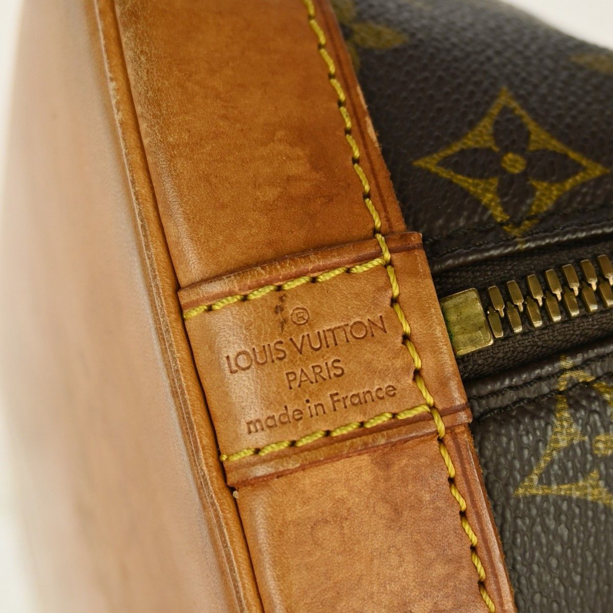 Louis Vuitton Louis Vuitton Alma Handbag Monogram Canvas Size ONE SIZE - 4 Thumbnail