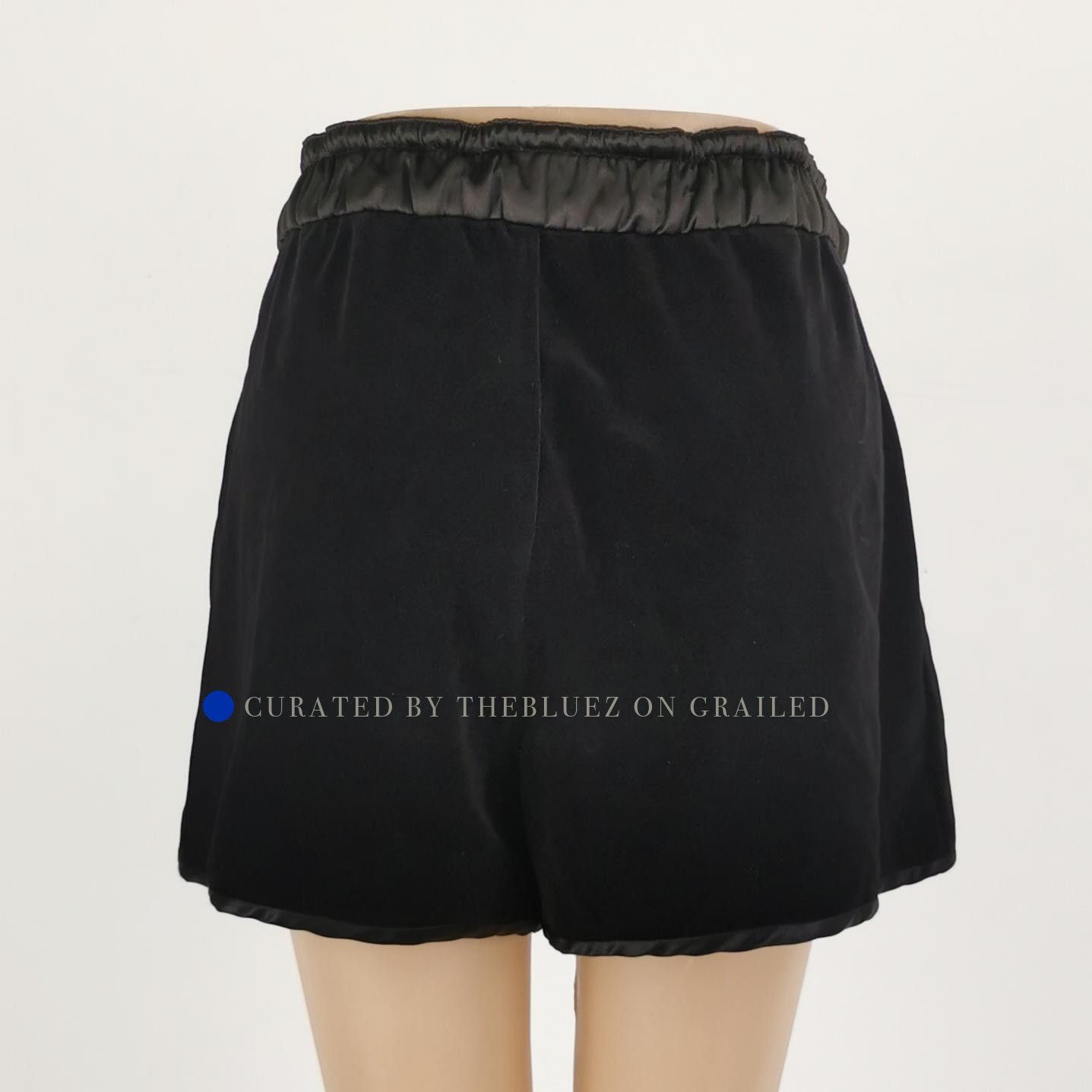Gucci Embroidered Black Velvet Shorts Size US 36 / EU 52 - 3 Thumbnail
