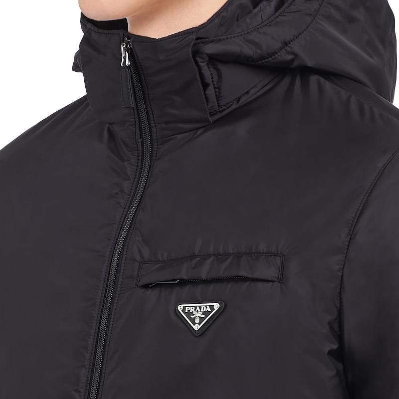 Prada Lightweight Hooded Jacket in Black Size US S / EU 44-46 / 1 - 10 Thumbnail