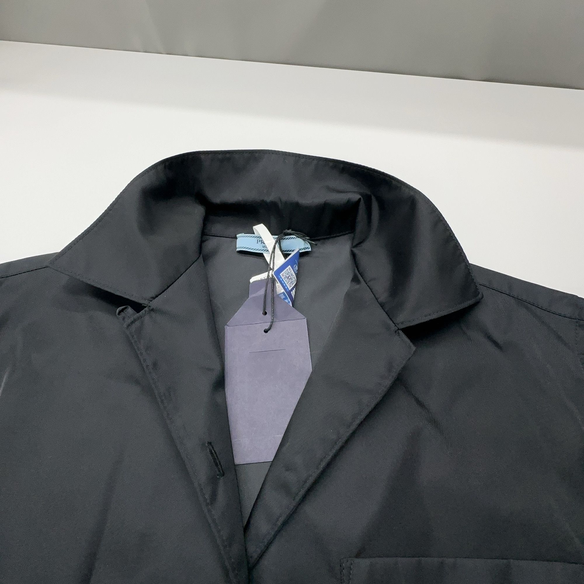 Prada Short Sleeve Re-Nylon Button Up Shirt Size US S / EU 44-46 / 1 - 7 Thumbnail