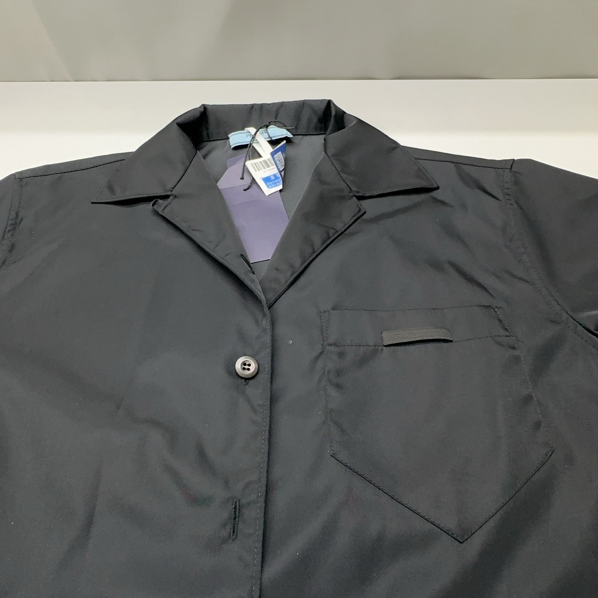 Prada Short Sleeve Re-Nylon Button Up Shirt Size US S / EU 44-46 / 1 - 9 Thumbnail