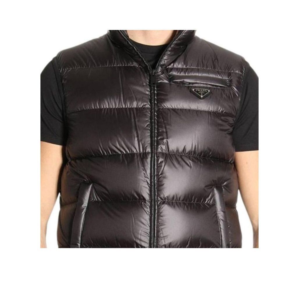 Prada Sleek Black Down Vest with Logo Plaque Size US M / EU 48-50 / 2 - 12 Thumbnail