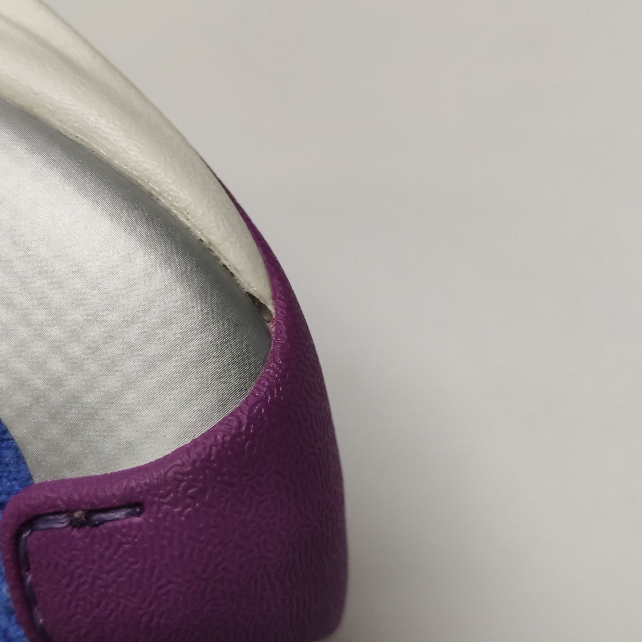 Gucci Gucci Women 6-5 Lowtop Sneakers Size US 6.5 / IT 36.5 - 13 Thumbnail