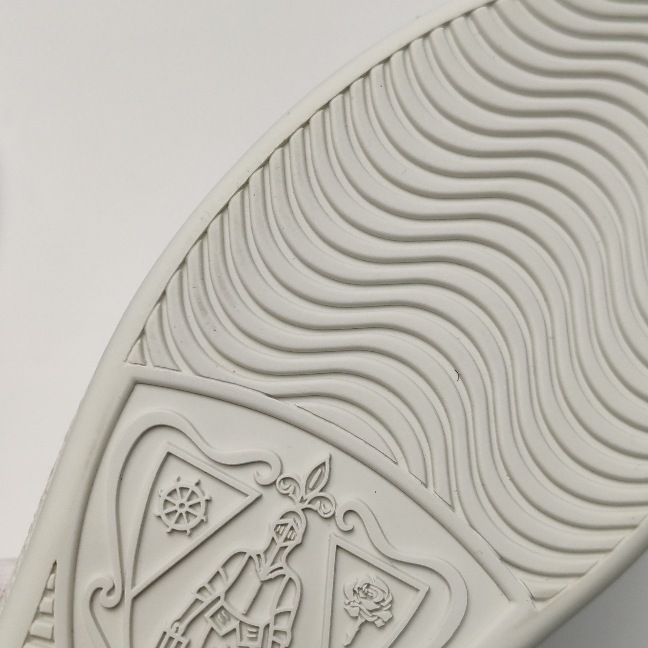 Gucci Gucci Women it_34 Lowtop Sneakers Size US 4 / IT 34 - 8 Thumbnail