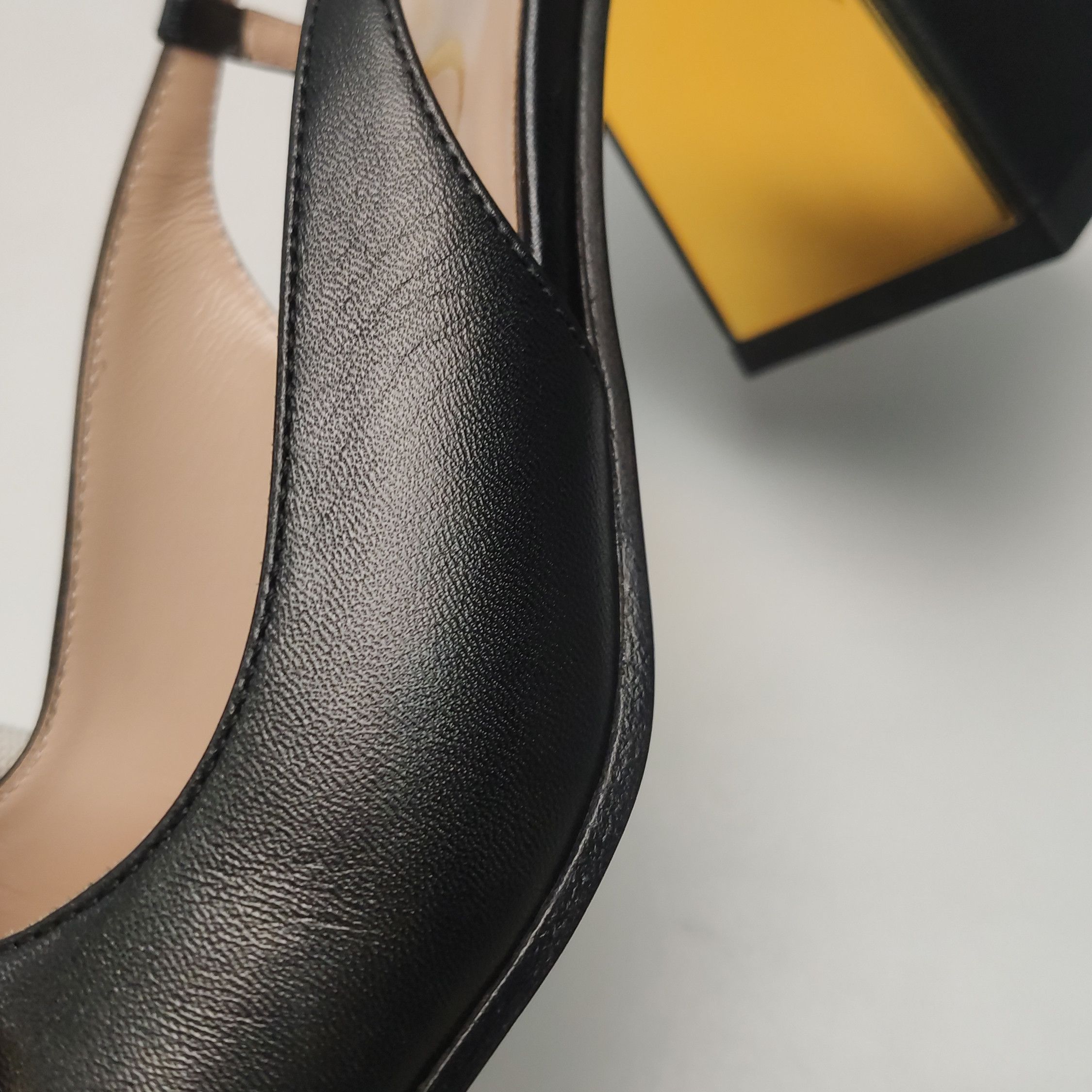 Gucci Gucci Women 10 Heels Size US 10 / IT 40 - 12 Thumbnail