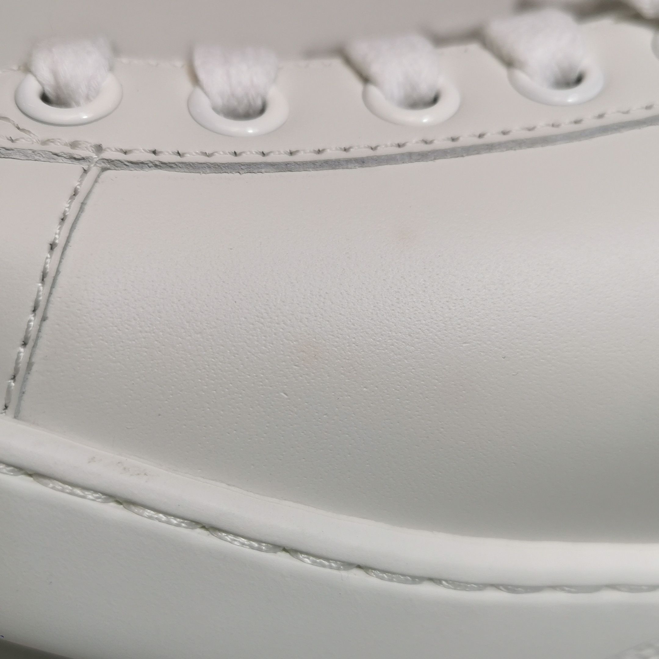 Gucci Gucci Women 6 Lowtop Sneakers Size US 6 / IT 36 - 7 Thumbnail