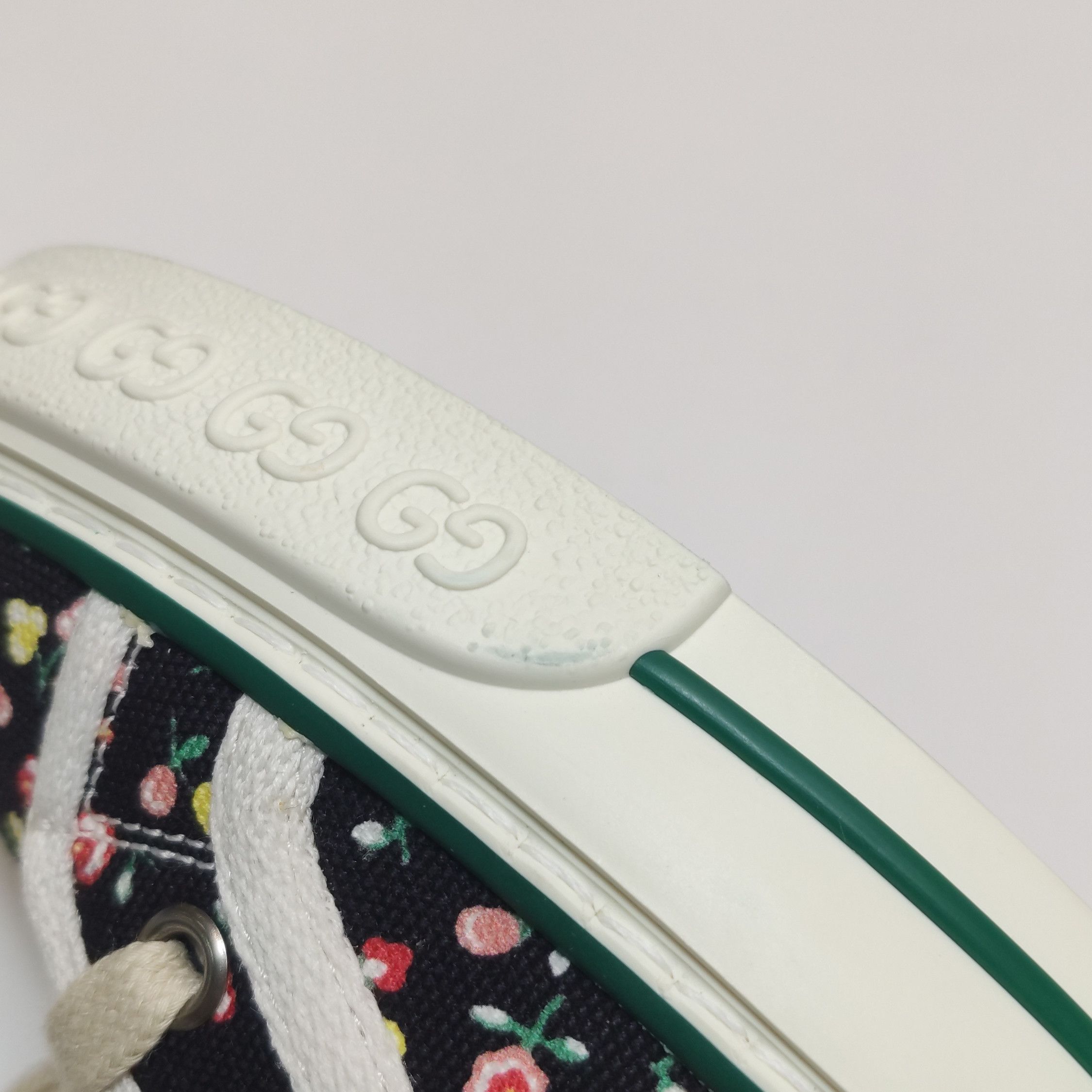 Gucci Gucci Women 7 Lowtop Sneakers Size US 7 / IT 37 - 8 Thumbnail