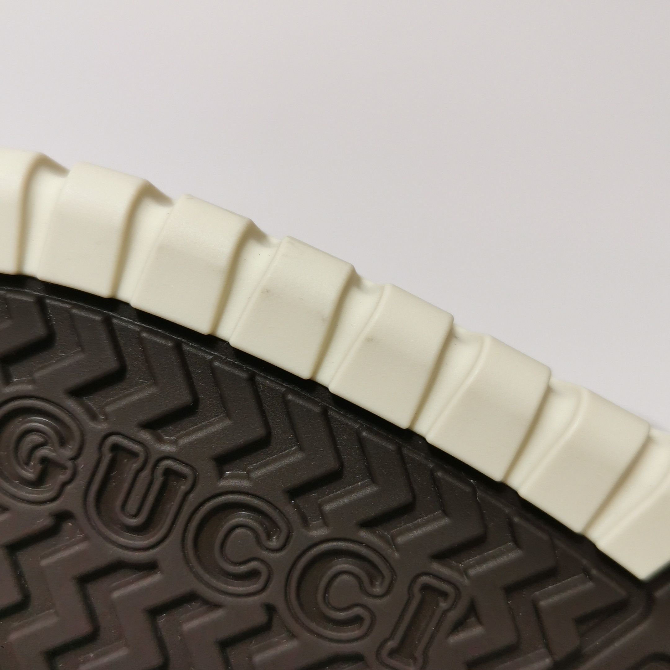 Gucci Gucci Women 8-5 Lowtop Sneakers Size US 8.5 / IT 38.5 - 7 Thumbnail