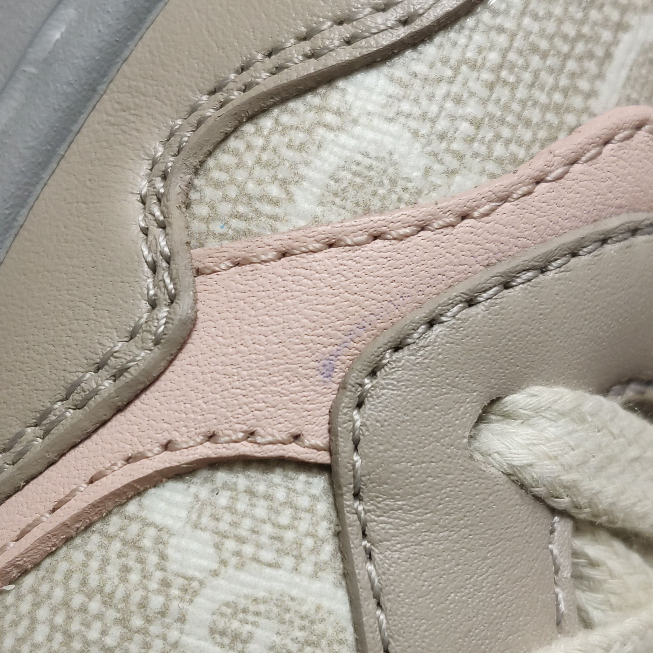 Gucci Gucci Women 5 Lowtop Sneakers Size US 5 / IT 35 - 7 Thumbnail