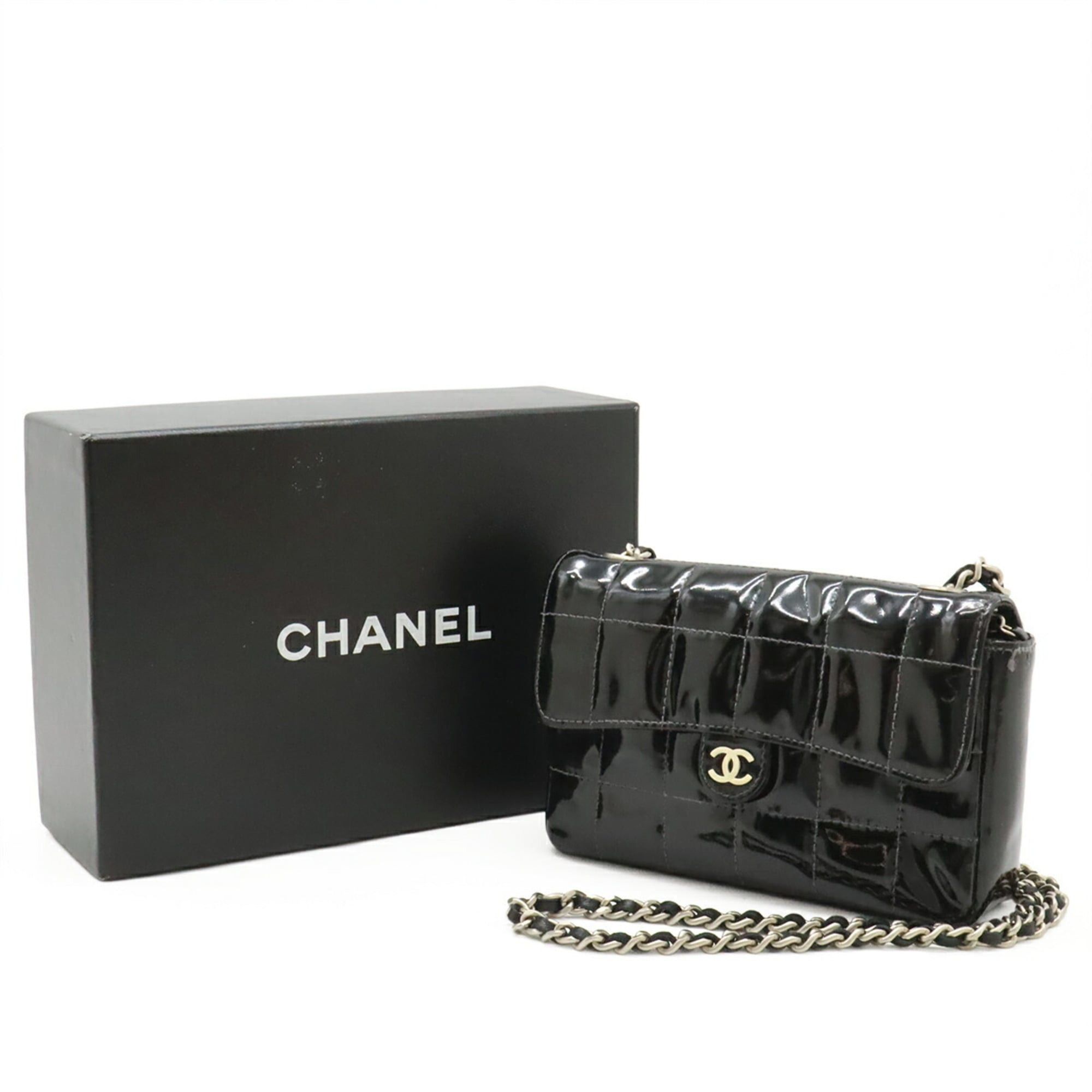 Chanel CHANEL 2.55 Chocolate Bar Chain Bag Shoulder Waist Pouch Enamel Patent Leather Black Size ONE SIZE - 10 Thumbnail