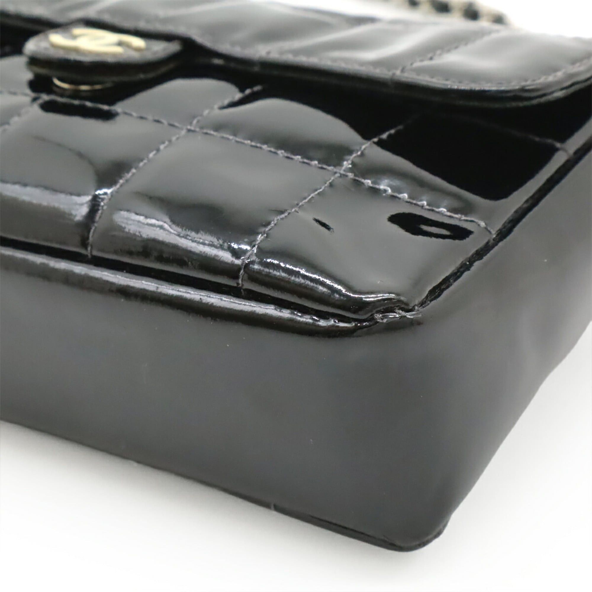 Chanel CHANEL 2.55 Chocolate Bar Chain Bag Shoulder Waist Pouch Enamel Patent Leather Black Size ONE SIZE - 4 Thumbnail