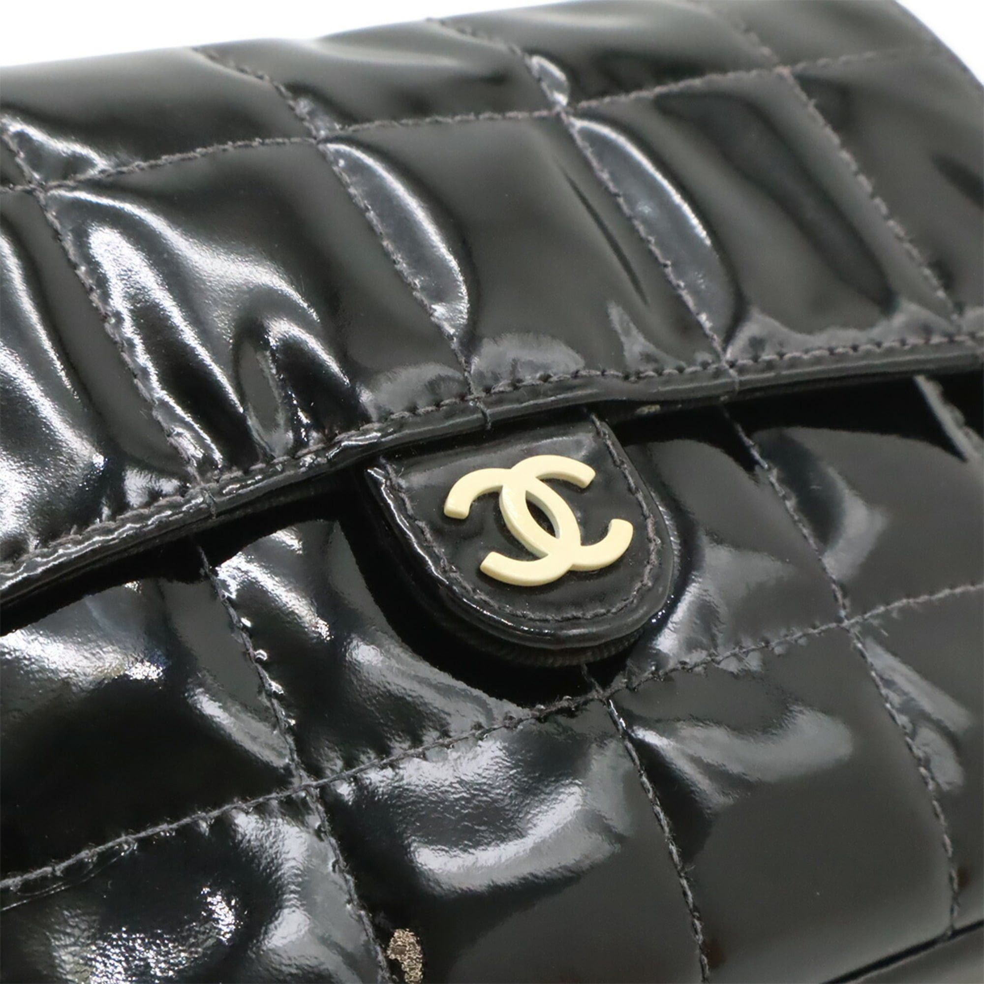 Chanel CHANEL 2.55 Chocolate Bar Chain Bag Shoulder Waist Pouch Enamel Patent Leather Black Size ONE SIZE - 9 Thumbnail