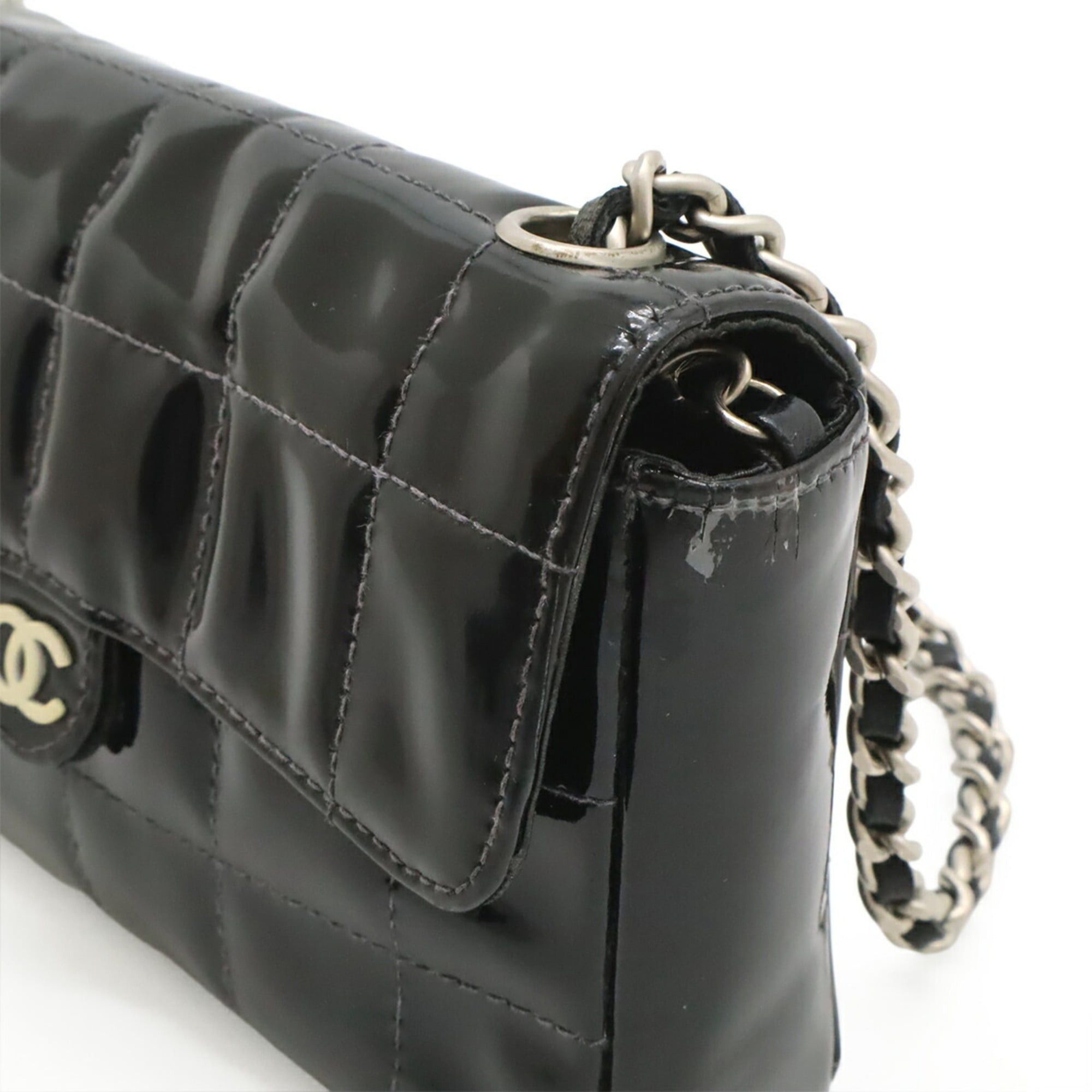 Chanel CHANEL 2.55 Chocolate Bar Chain Bag Shoulder Waist Pouch Enamel Patent Leather Black Size ONE SIZE - 8 Thumbnail