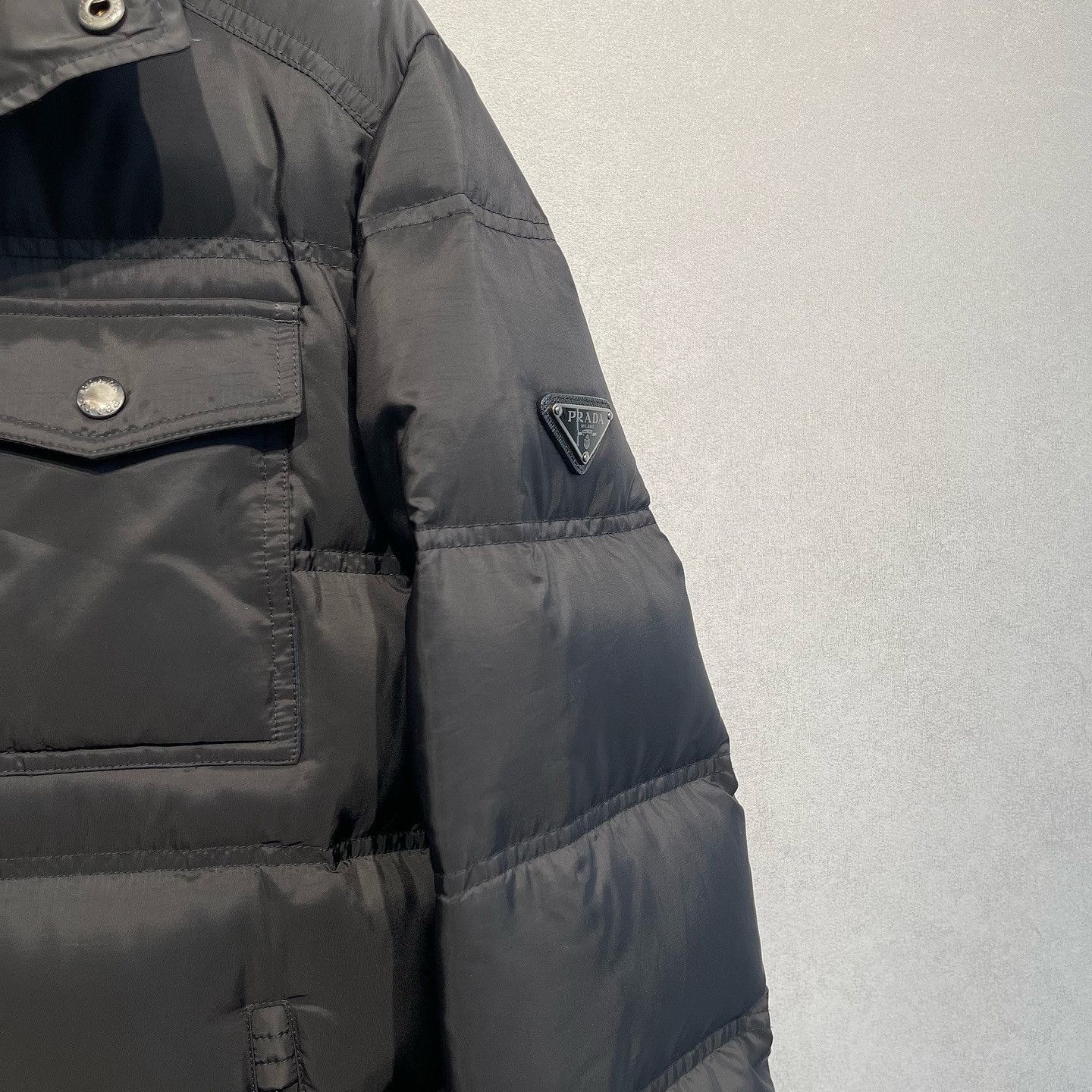 Prada Black Hooded Puffer Jacket with Logo Patch Size US M / EU 48-50 / 2 - 7 Thumbnail