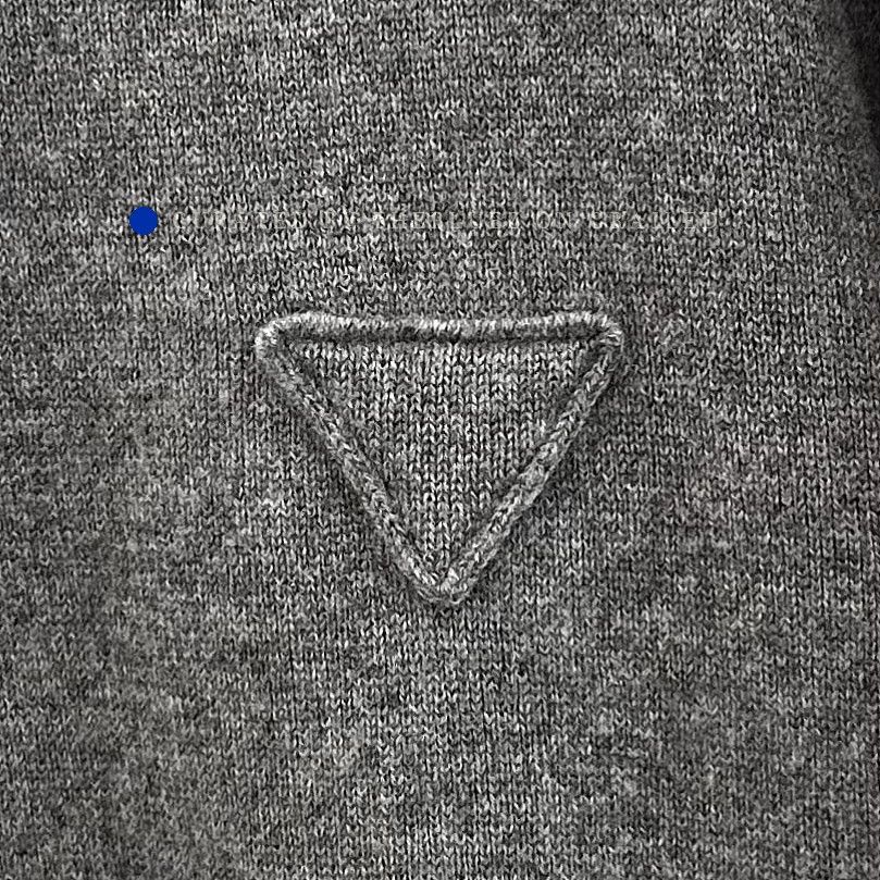 Prada Cashmere Crewneck Sweater in Gray Size US M / EU 48-50 / 2 - 7 Thumbnail