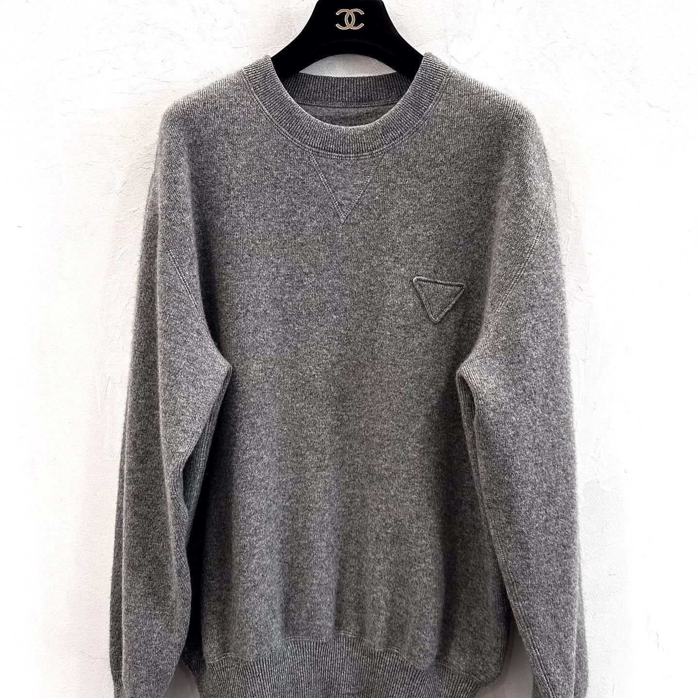 Prada Cashmere Crewneck Sweater in Gray Size US M / EU 48-50 / 2 - 6 Thumbnail