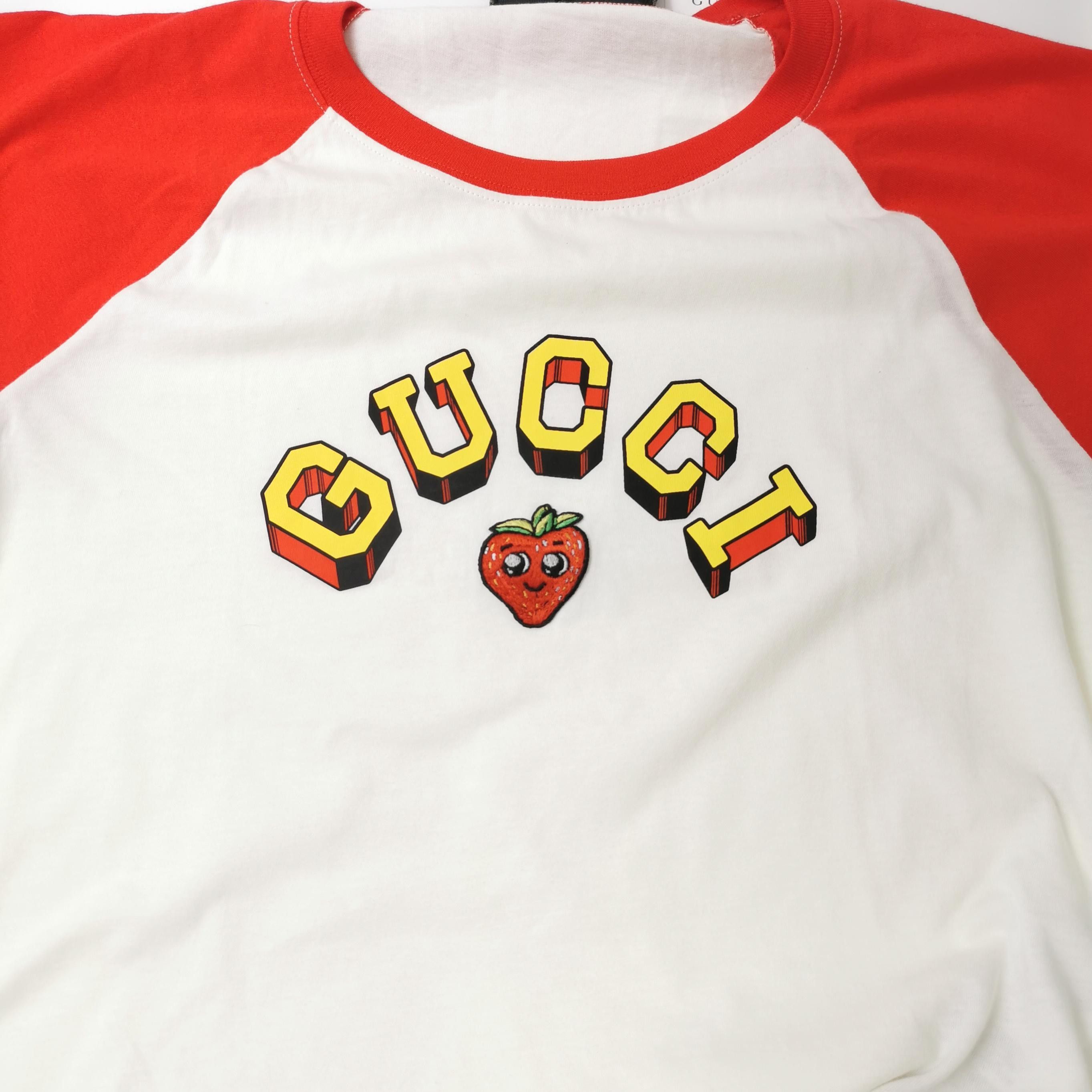 Gucci Strawberry Logo T-Shirt in White Size US L / EU 52-54 / 3 - 3 Thumbnail