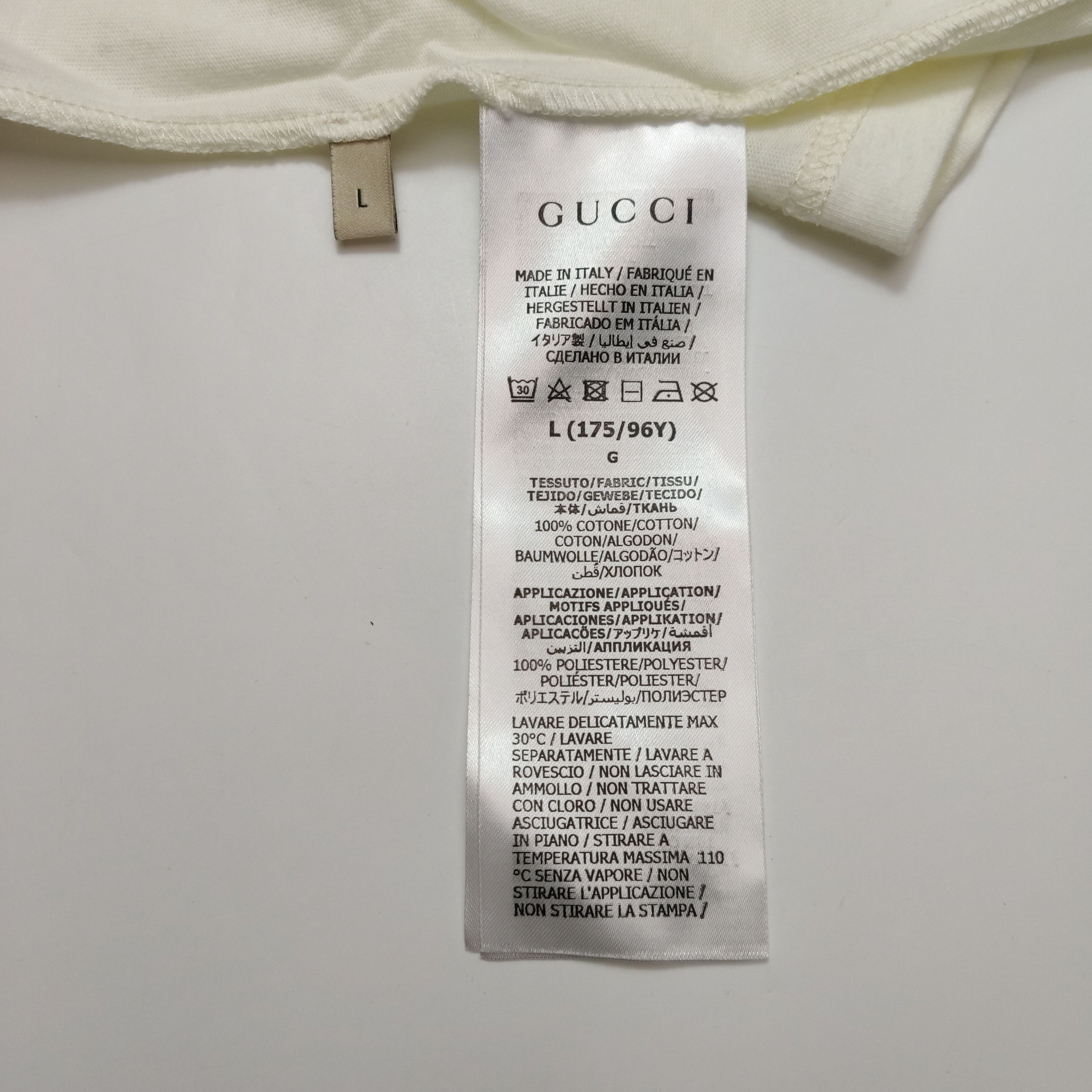 Gucci Strawberry Logo T-Shirt in White Size US L / EU 52-54 / 3 - 7 Thumbnail