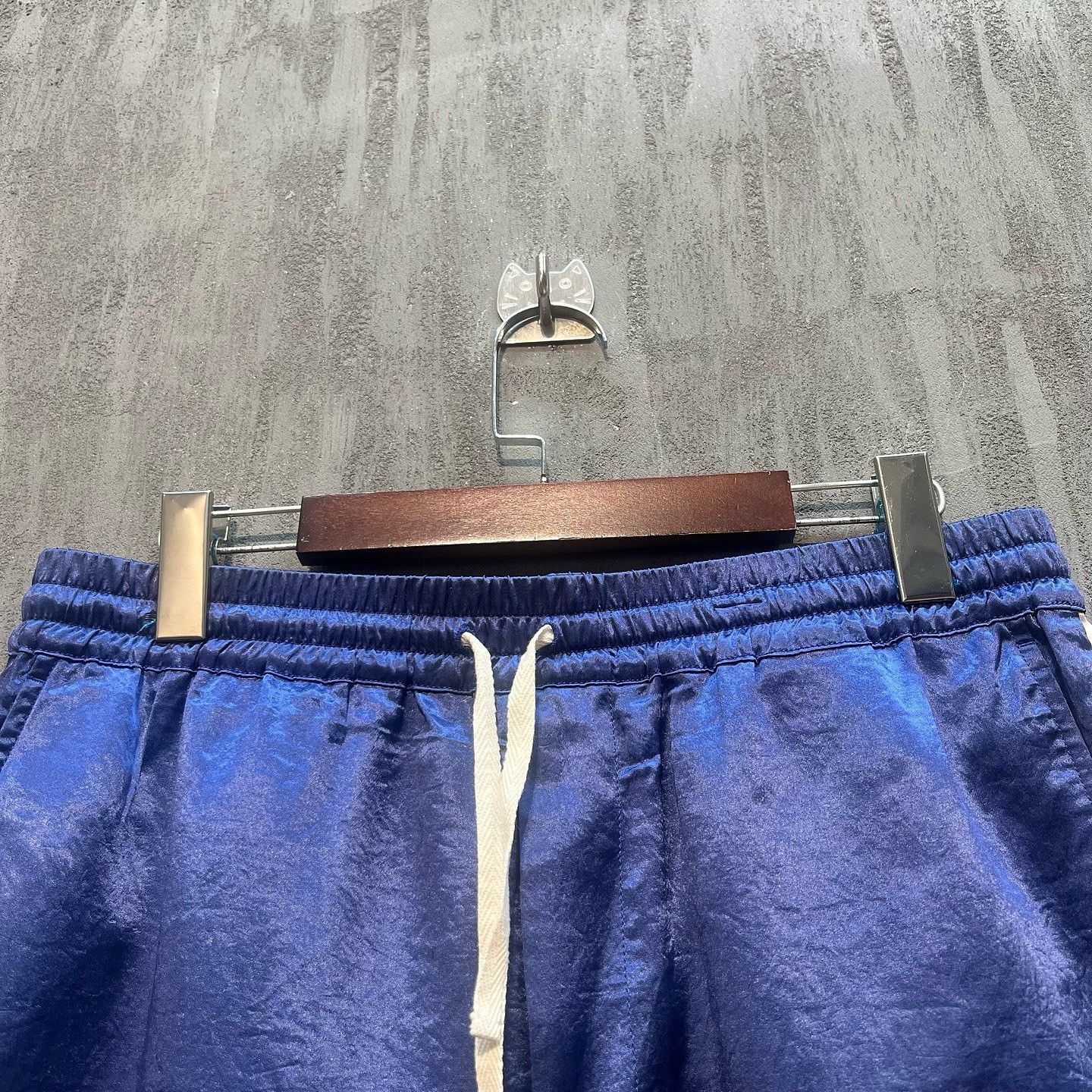 Gucci Satin Stripe Blue Shorts in Size 34 Size US 34 / EU 50 - 6 Thumbnail