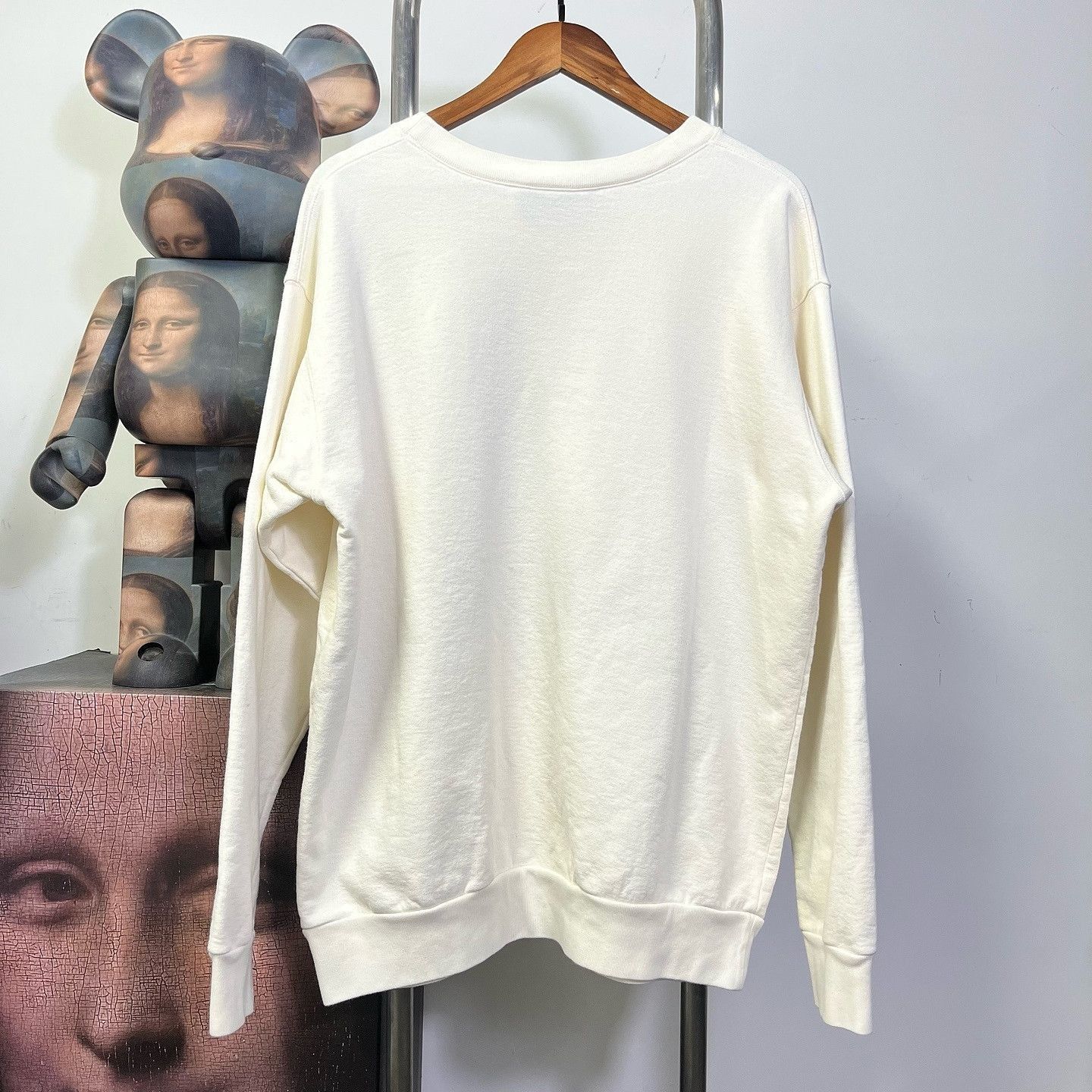 Gucci Rainbow Logo Print Sweatshirt in White Size US M / EU 48-50 / 2 - 2 Thumbnail