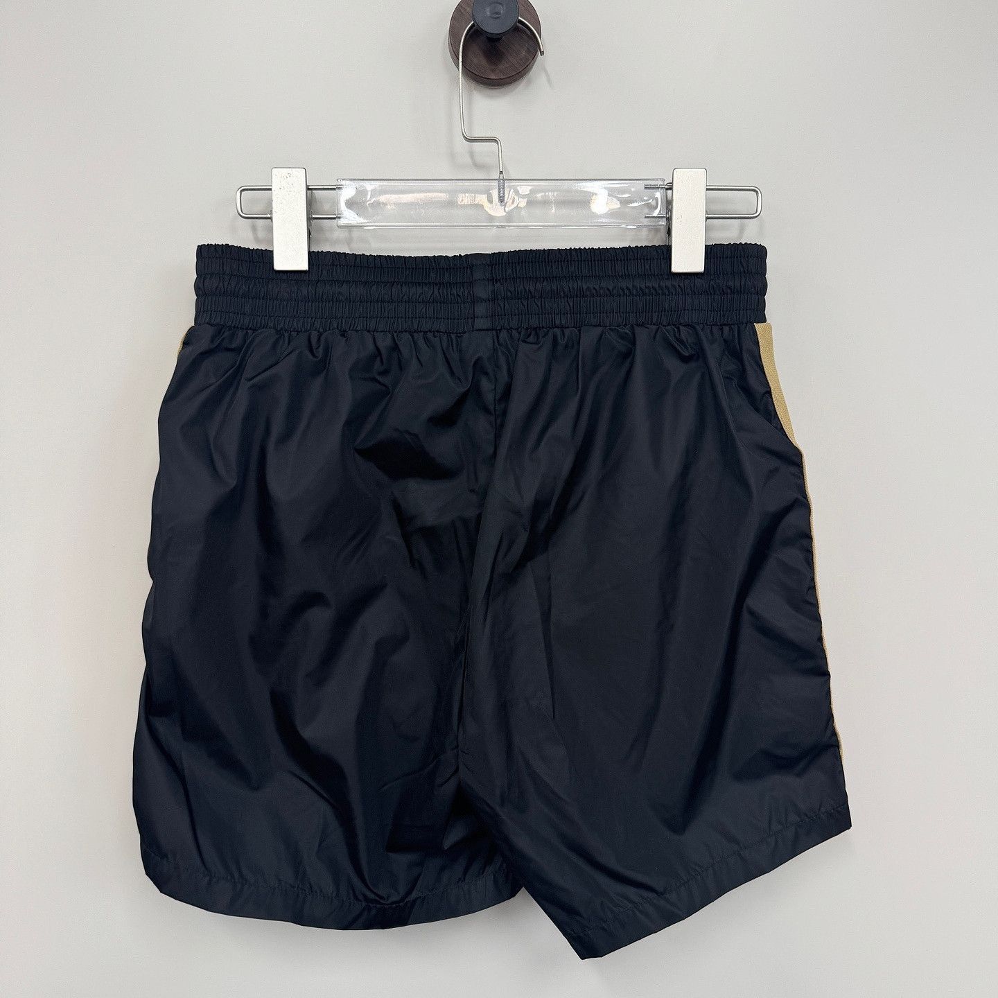 Gucci Logo Patch Nylon Shorts in Black Size US 28 / EU 44 - 2 Thumbnail
