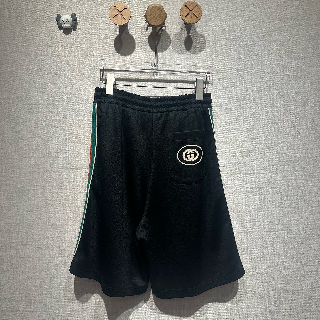 Gucci Black Web Stripe Shorts Size 28 Size US 28 / EU 44 - 2 Thumbnail