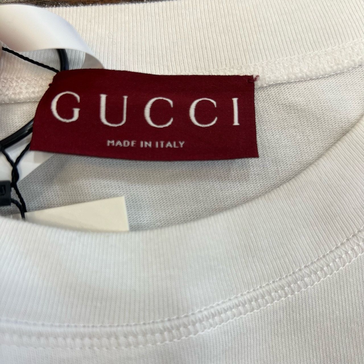Gucci Multi Logo Print White Tee in Size XS Size US XS / EU 42 / 0 - 3 Thumbnail