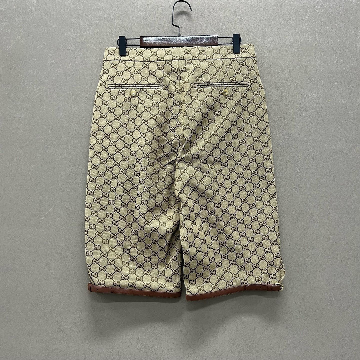 Gucci Monogram Beige Shorts in Size 30 Size US 30 / EU 46 - 2 Thumbnail