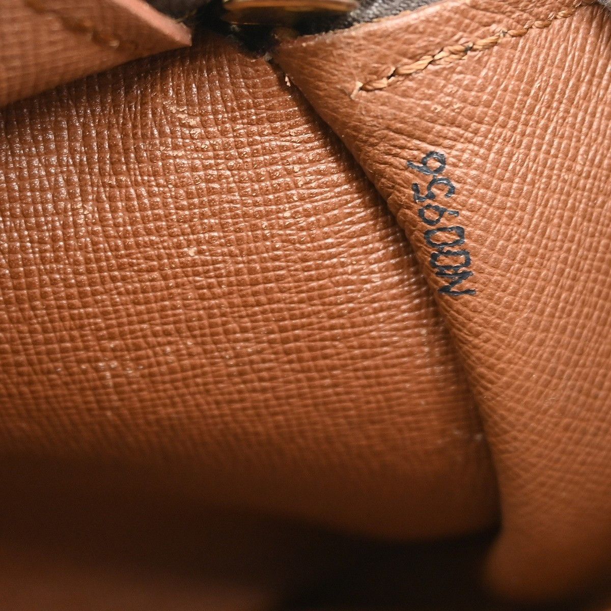Louis Vuitton Louis Vuitton Papillon Handbag Monogram Canvas Size ONE SIZE - 5 Thumbnail
