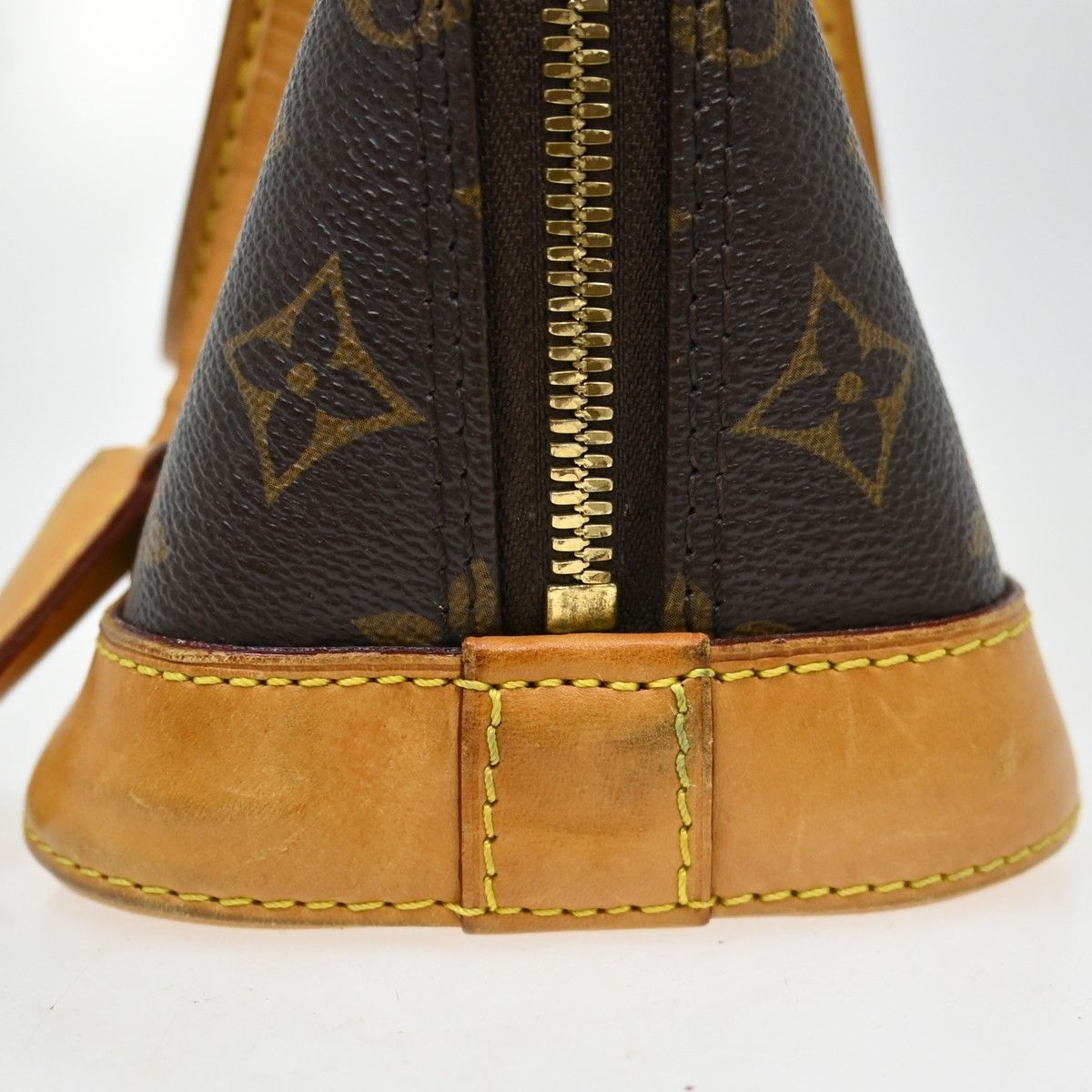Louis Vuitton Louis Vuitton Alma Handbag Monogram Canvas Size ONE SIZE - 3 Thumbnail