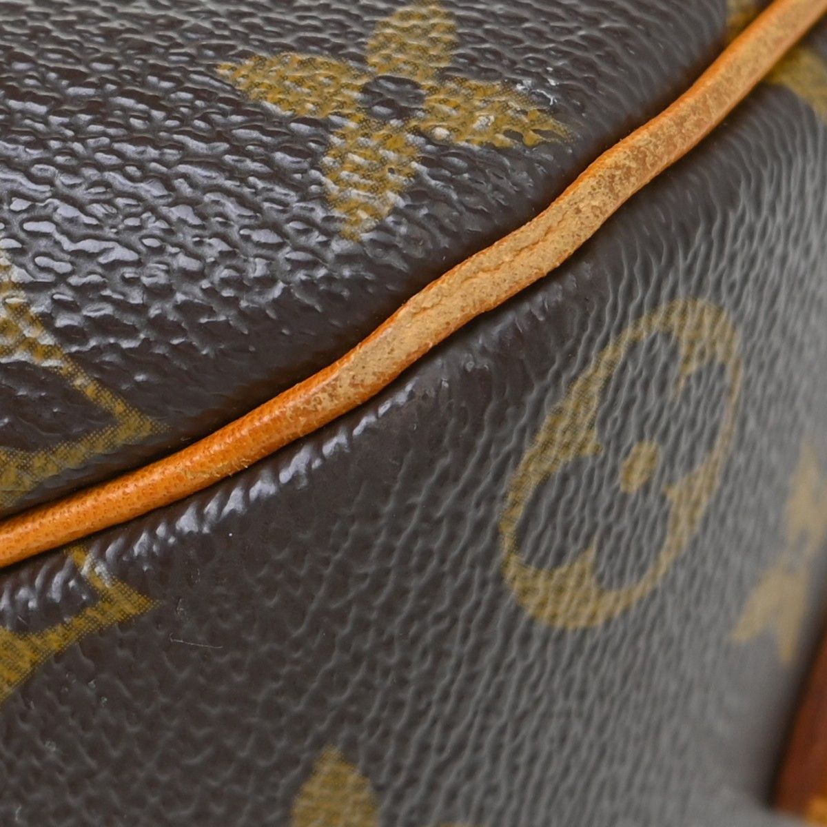 Louis Vuitton Louis Vuitton Blois Handbag Monogram Canvas Size ONE SIZE - 7 Thumbnail