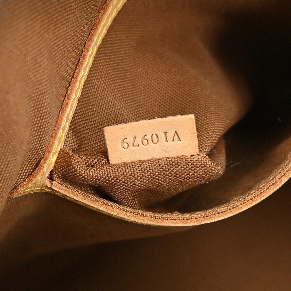 Louis Vuitton Louis Vuitton Alma Handbag Monogram Canvas Size ONE SIZE - 5 Thumbnail