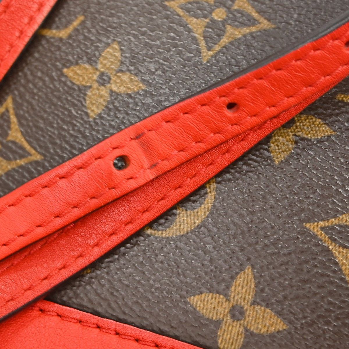 Louis Vuitton Louis Vuitton Locky Handbag Monogram Canvas with Leather Size ONE SIZE - 14 Thumbnail