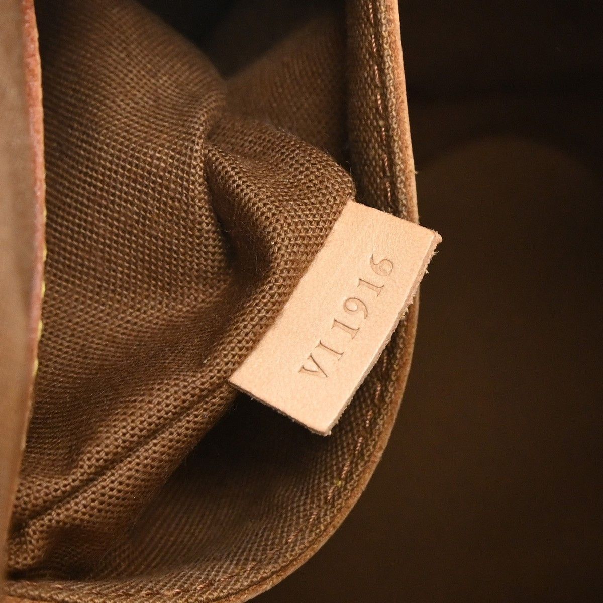 Louis Vuitton Louis Vuitton Alma Handbag Monogram Canvas Size ONE SIZE - 5 Thumbnail