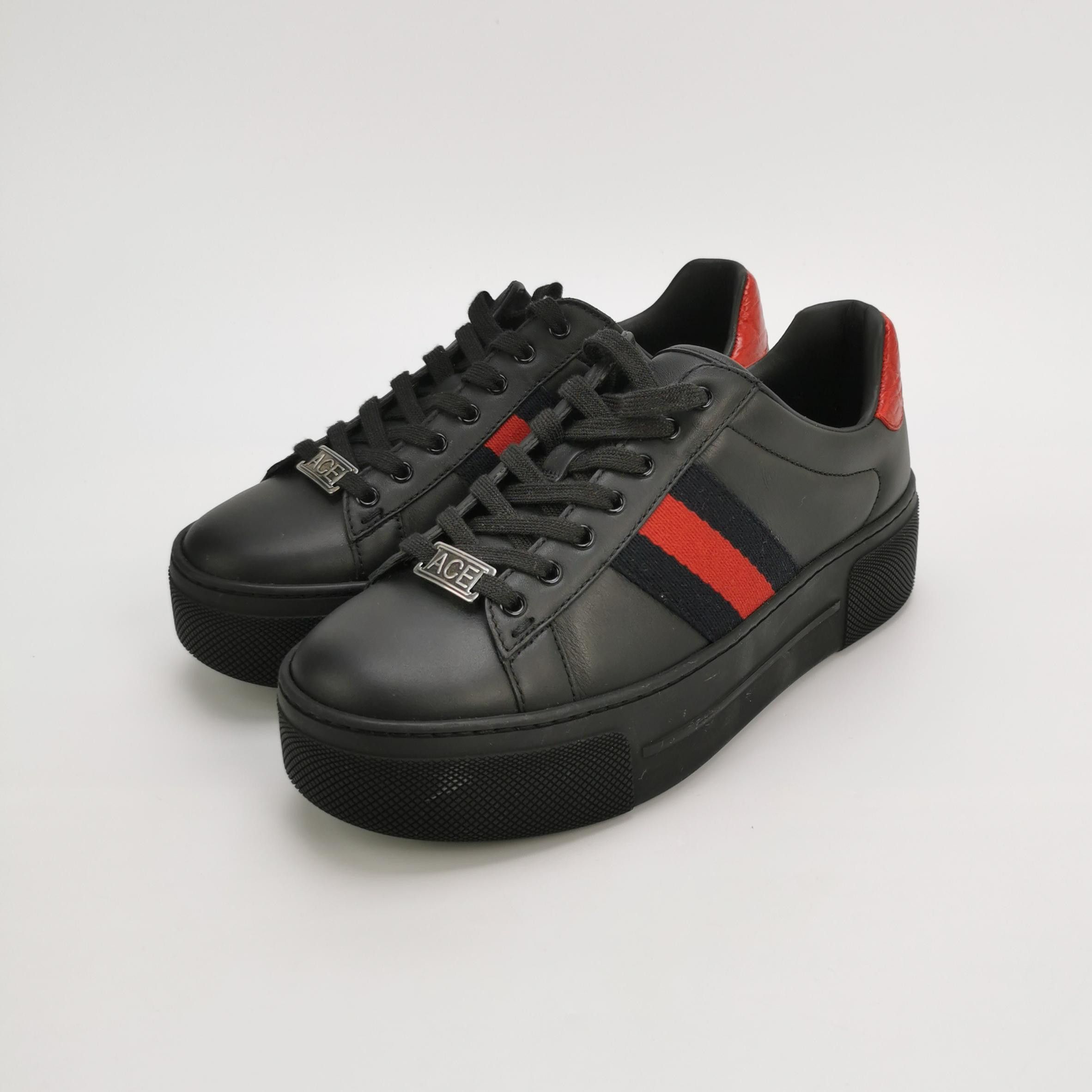 Gucci Gucci Women 5 Lowtop Sneakers Size US 5 / IT 35 - 2 Thumbnail