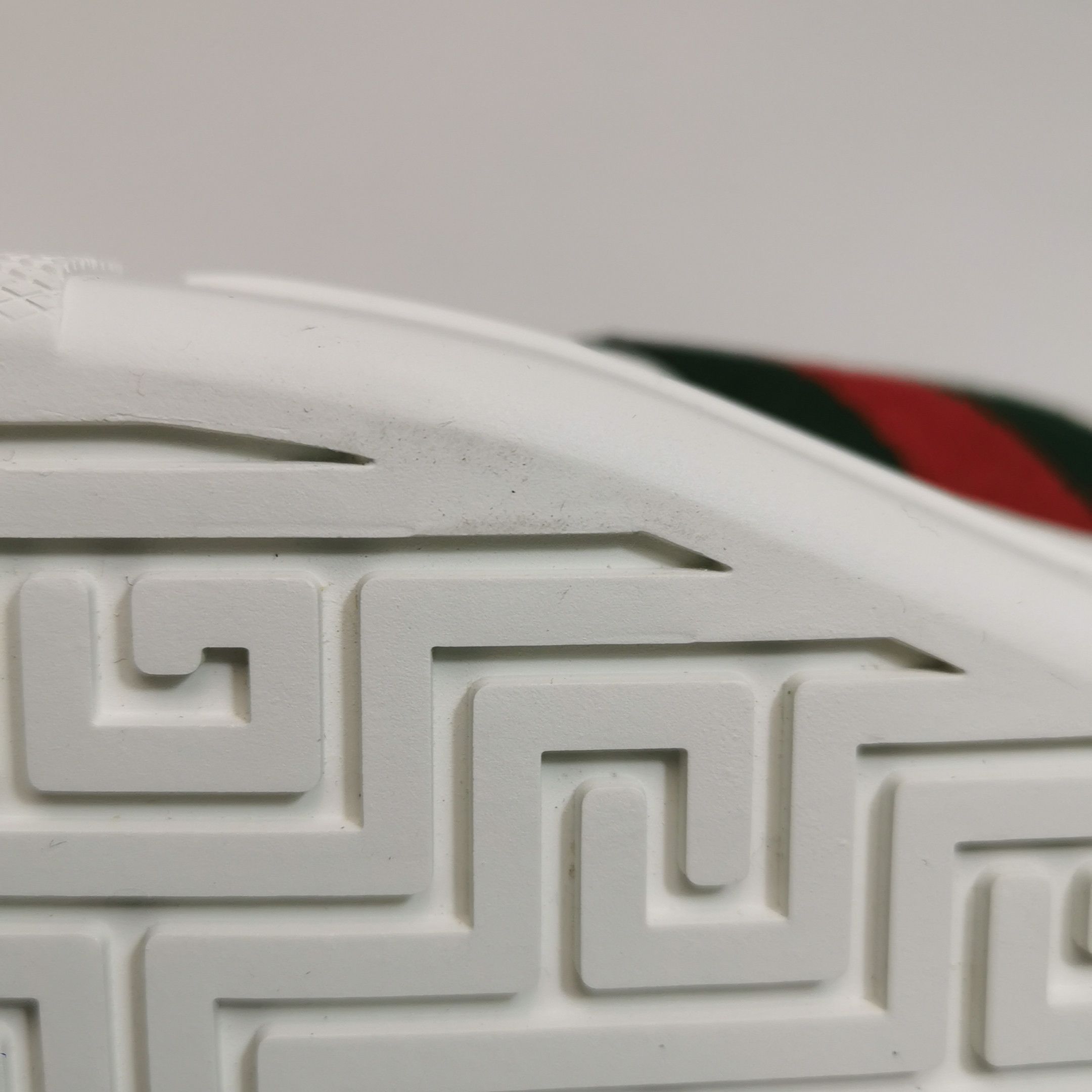 Gucci Gucci Women 8-5 Lowtop Sneakers Size US 8.5 / IT 38.5 - 9 Thumbnail