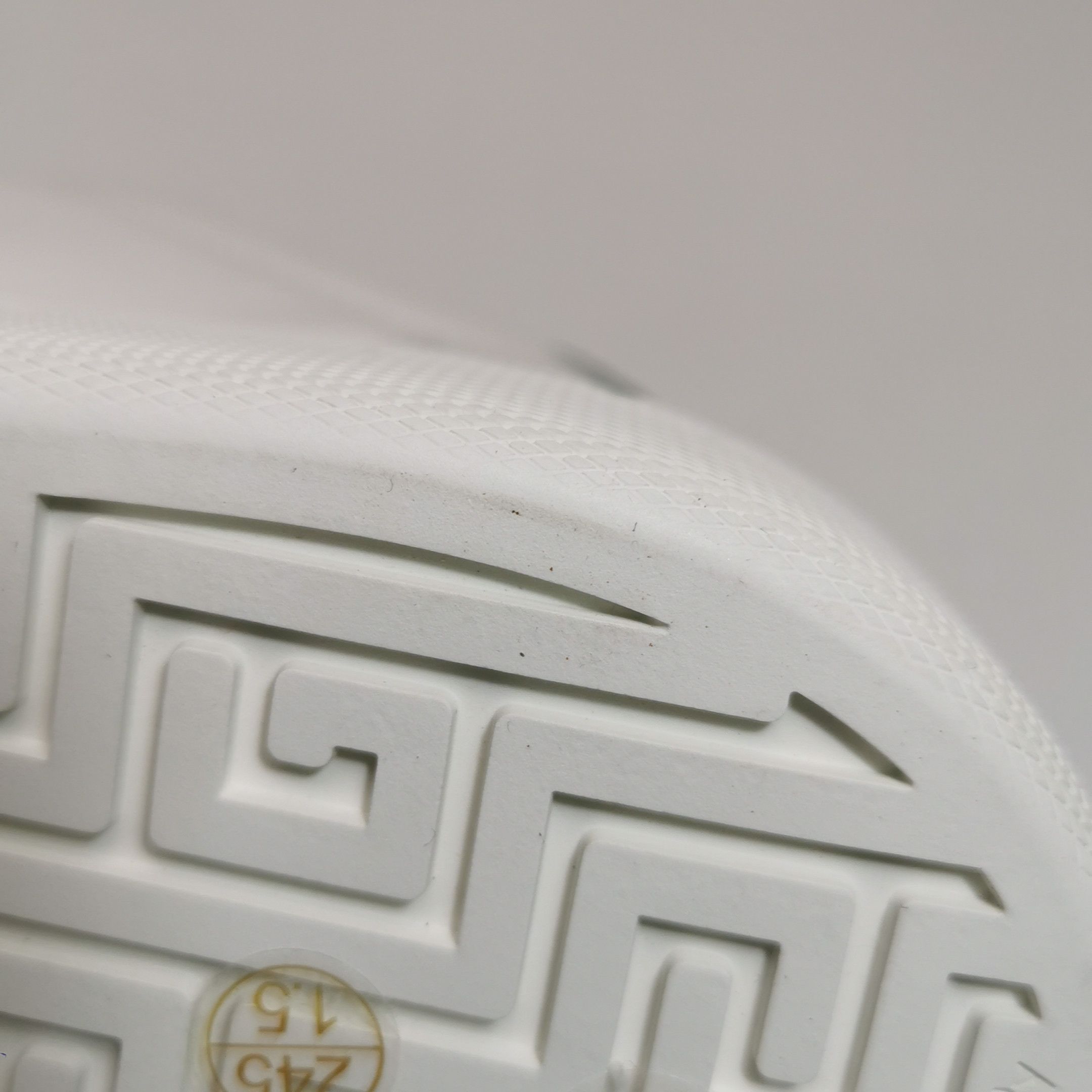 Gucci Gucci Women 9 Lowtop Sneakers Size US 9 / IT 39 - 8 Thumbnail
