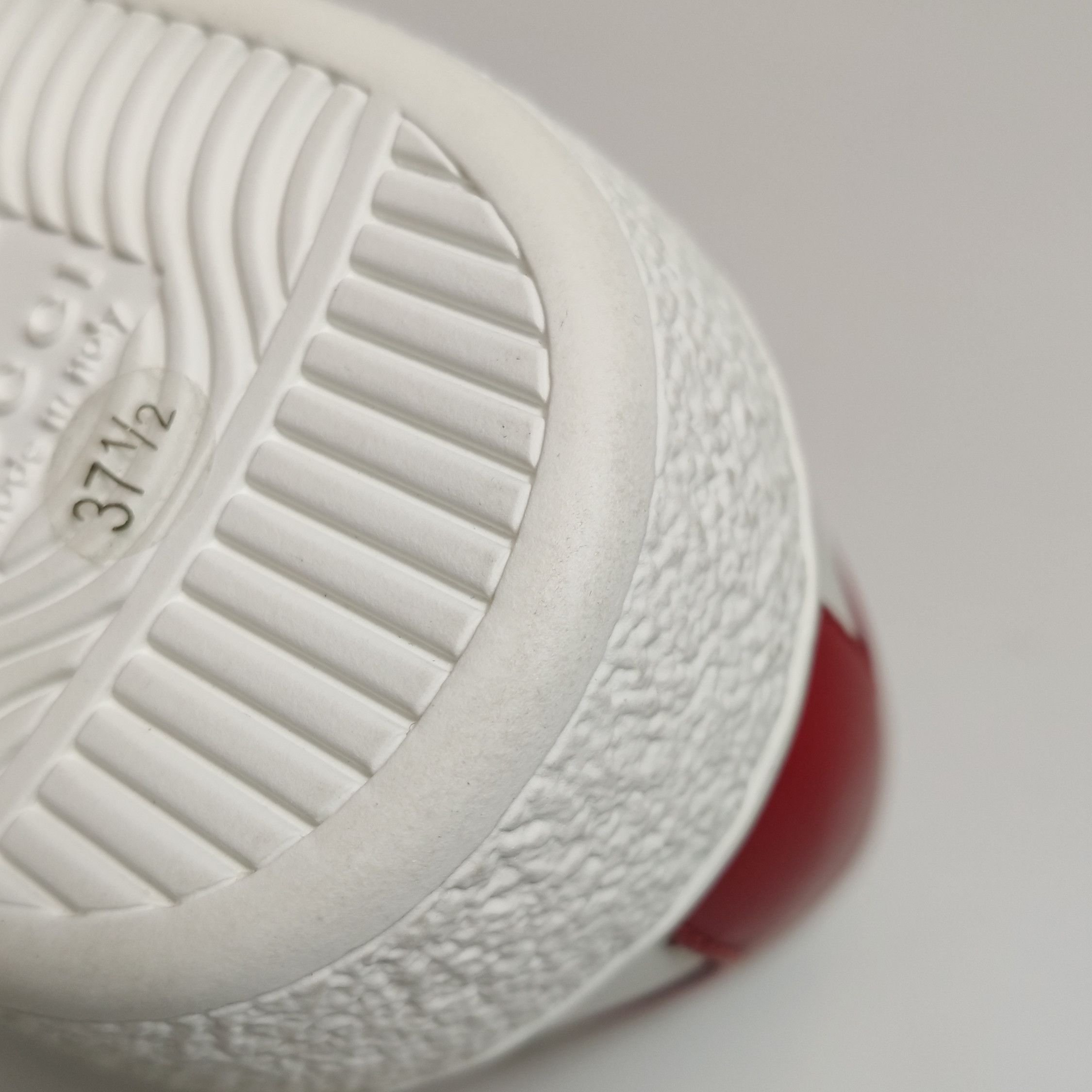 Gucci Gucci Women 7-5 Lowtop Sneakers Size US 7.5 / IT 37.5 - 10 Thumbnail