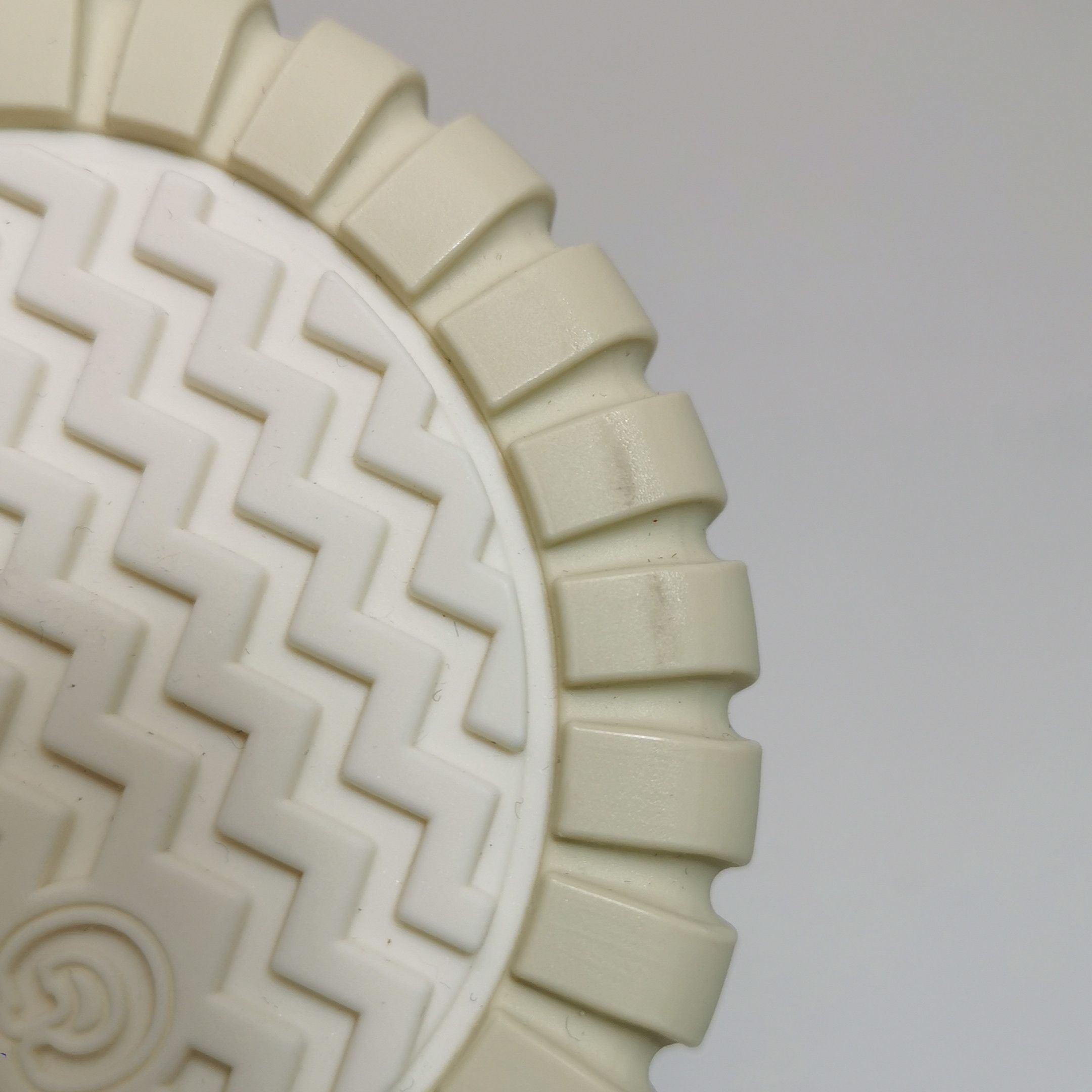 Gucci Gucci Women 8-5 Lowtop Sneakers Size US 8.5 / IT 38.5 - 9 Thumbnail
