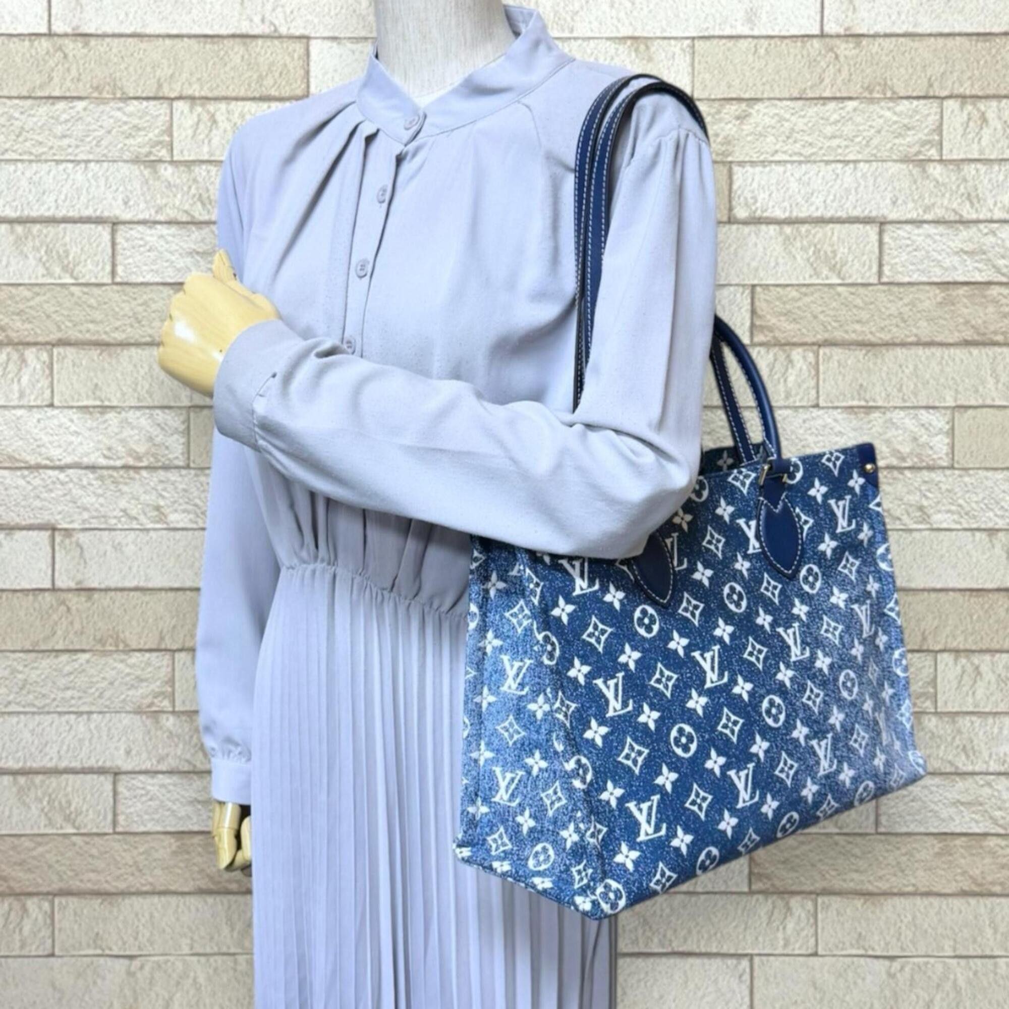 Louis Vuitton Louis Vuitton OnTheGo MM Monogram Jacquard Denim Shoulder Bag, M59608, Blue, Women's, 2-way Size ONE SIZE - 2 Thumbnail