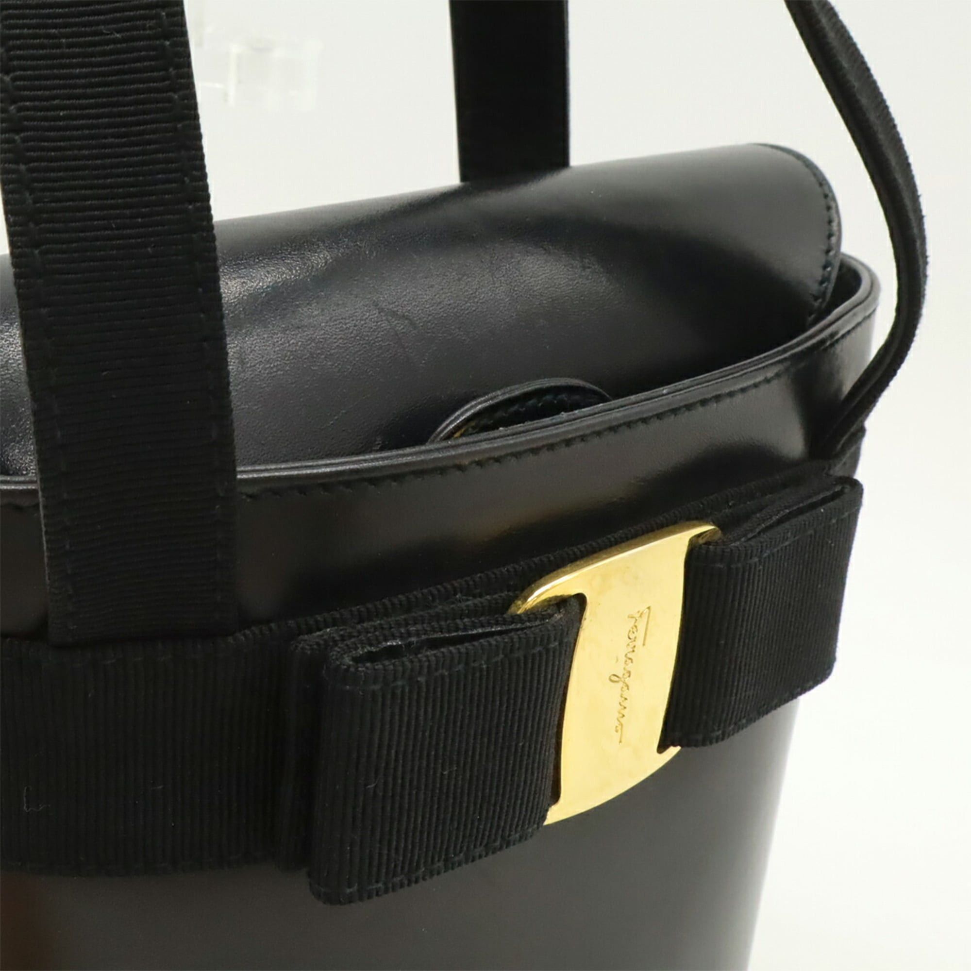 Salvatore Ferragamo Salvatore Ferragamo Vara Ribbon Bucket Bag Handbag Leather Black BA21 16161 Size ONE SIZE - 9 Thumbnail