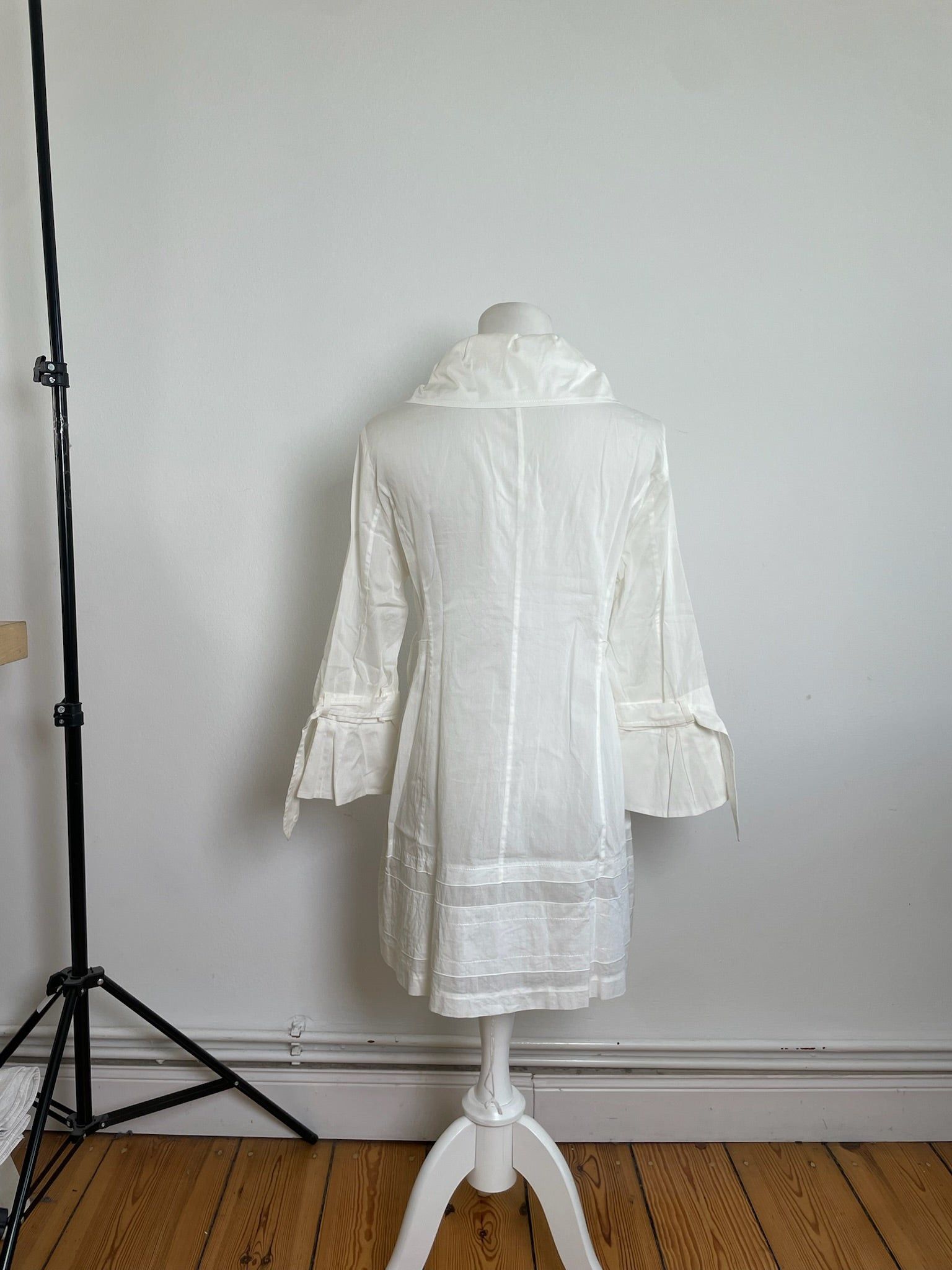 Courreges Vintage Cotton Coat White Silver Buttons Size M / US 6-8 / IT 42-44 - 3 Thumbnail