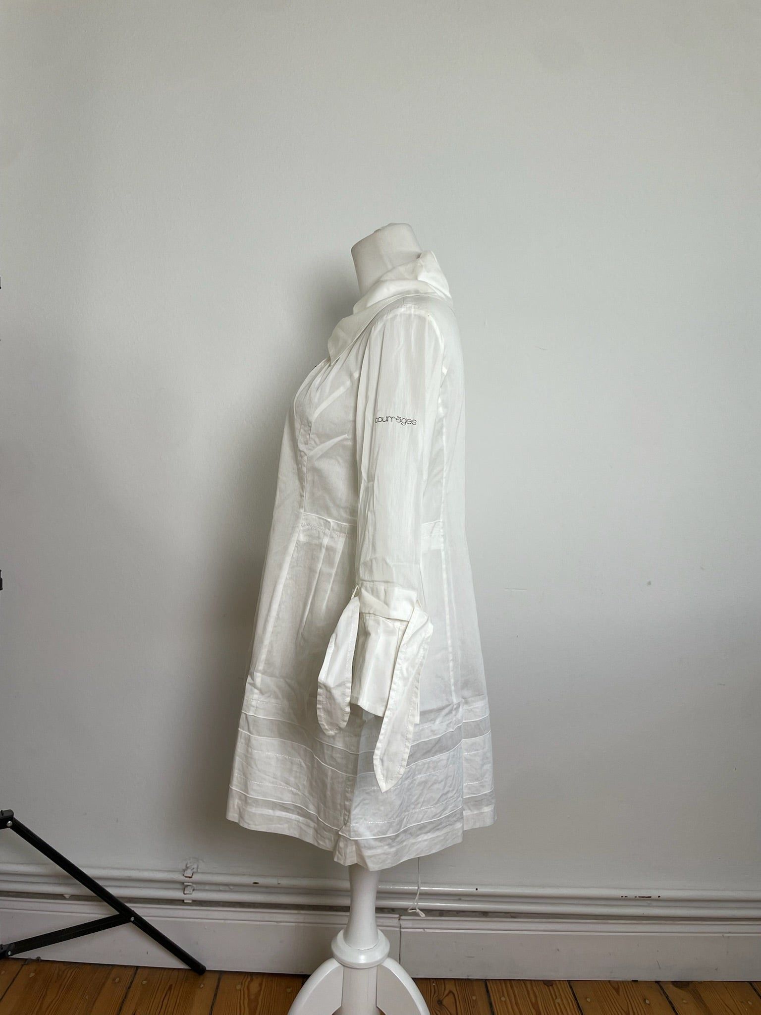 Courreges Vintage Cotton Coat White Silver Buttons Size M / US 6-8 / IT 42-44 - 2 Thumbnail