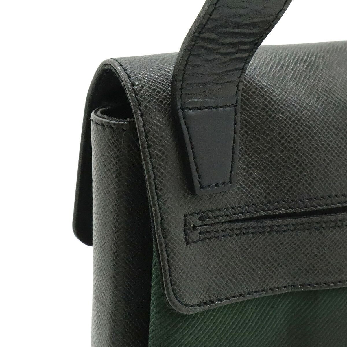 Louis Vuitton Louis Vuitton Louis Vuitton Taiga Shoulder Bag Textile Shoulder Bag M30892 DUTY FREE for USA Size ONE SIZE - 4 Thumbnail