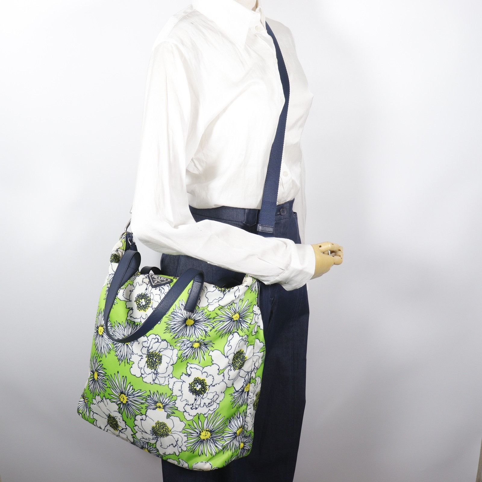 Prada Prada Prada Flower Nylon 2way Tote Bag Textile Tote Bag DUTY FREE for USA Size ONE SIZE - 19 Thumbnail