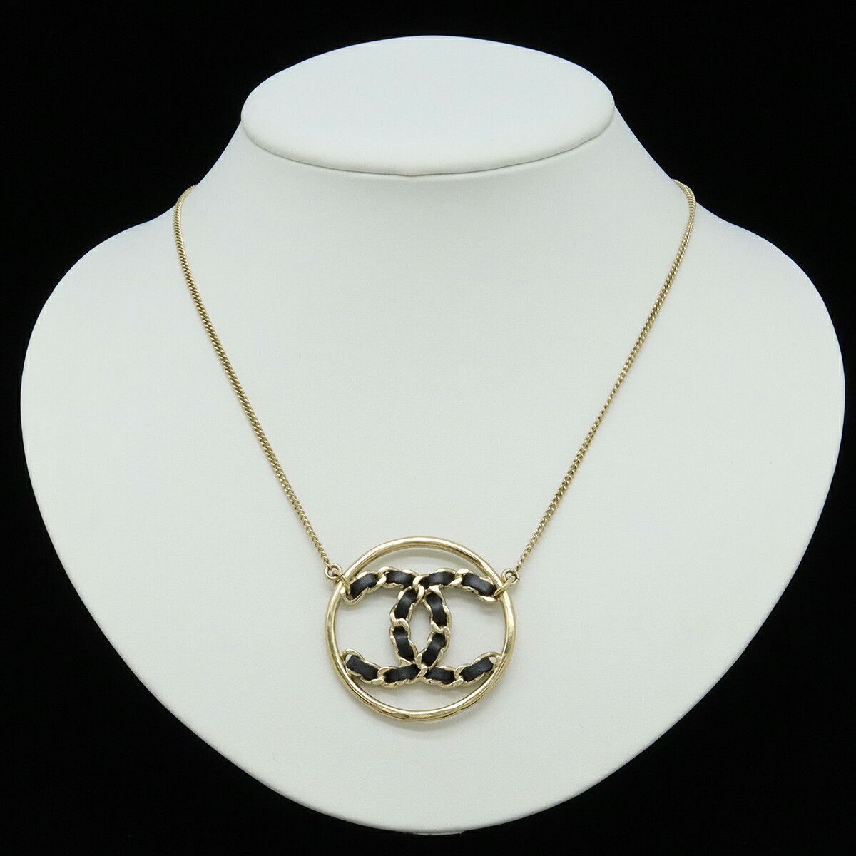 Chanel Chanel Chanel Coco Mark Circle Necklace Pendant Metal Necklace B19P DUTY FREE for USA Size ONE SIZE - 6 Thumbnail