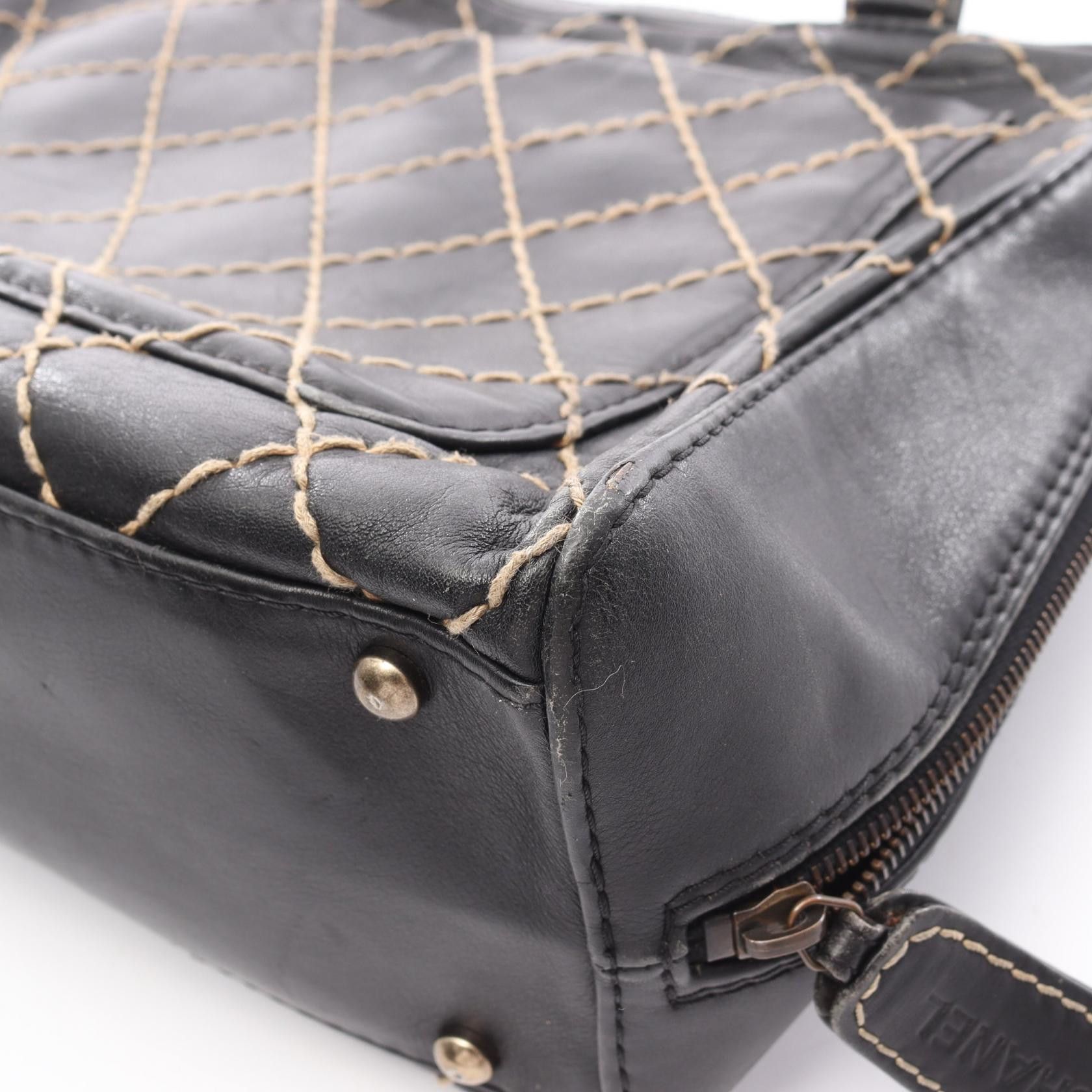 Chanel Chanel Chanel Wild Stitch Leather Handbag Leather Handbag DUTY FREE for USA Size ONE SIZE - 6 Thumbnail