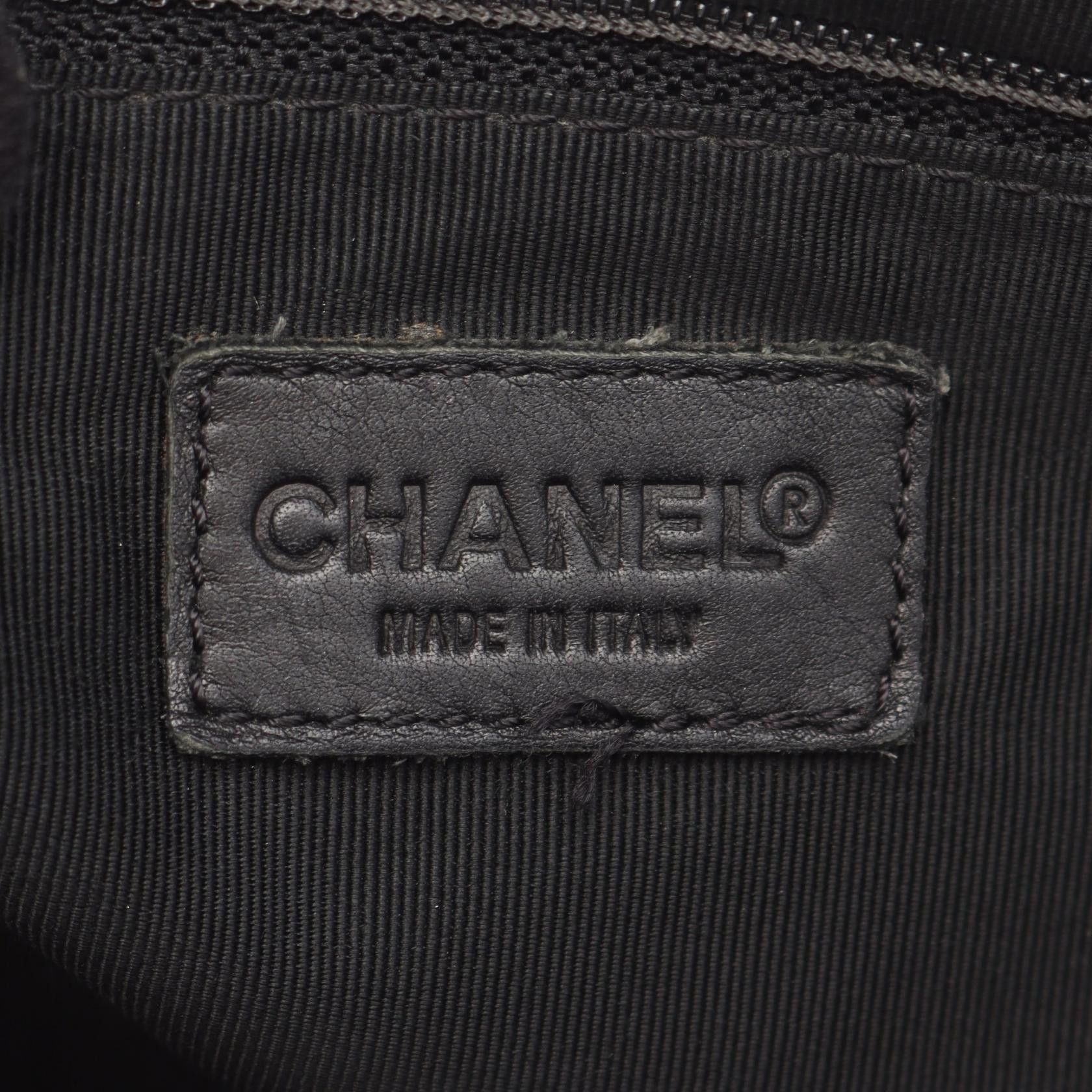 Chanel Chanel Chanel Wild Stitch Leather Handbag Leather Handbag DUTY FREE for USA Size ONE SIZE - 4 Thumbnail