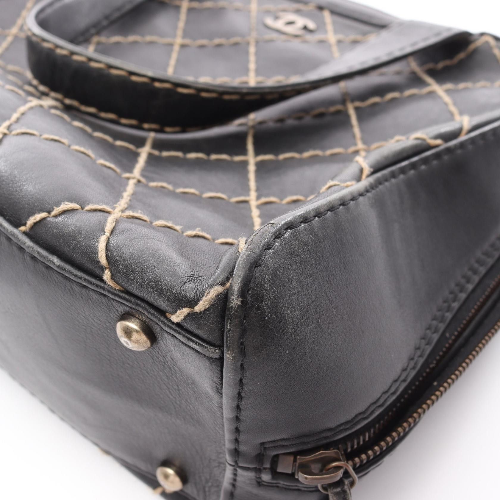 Chanel Chanel Chanel Wild Stitch Leather Handbag Leather Handbag DUTY FREE for USA Size ONE SIZE - 8 Thumbnail