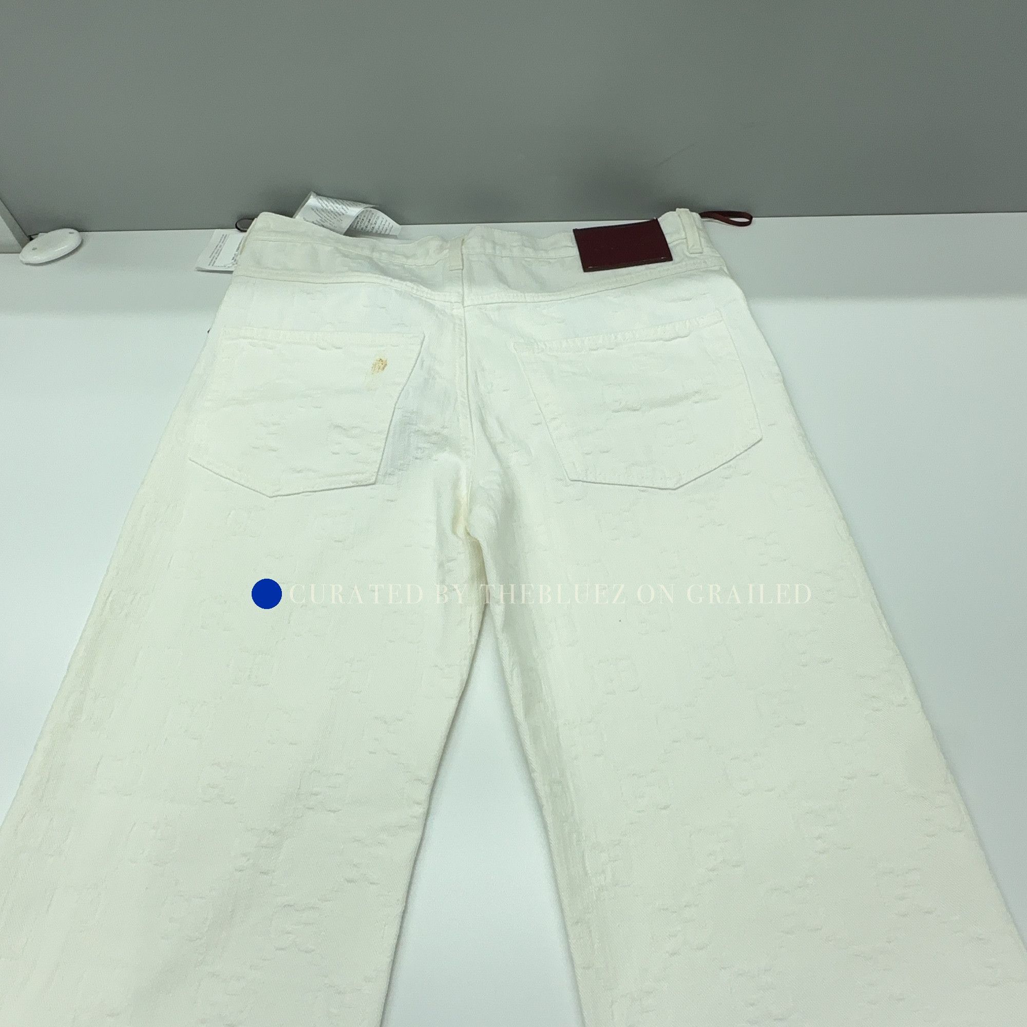 Gucci Embossed White Denim Jeans in Size 34 Size US 34 / EU 50 - 11 Thumbnail